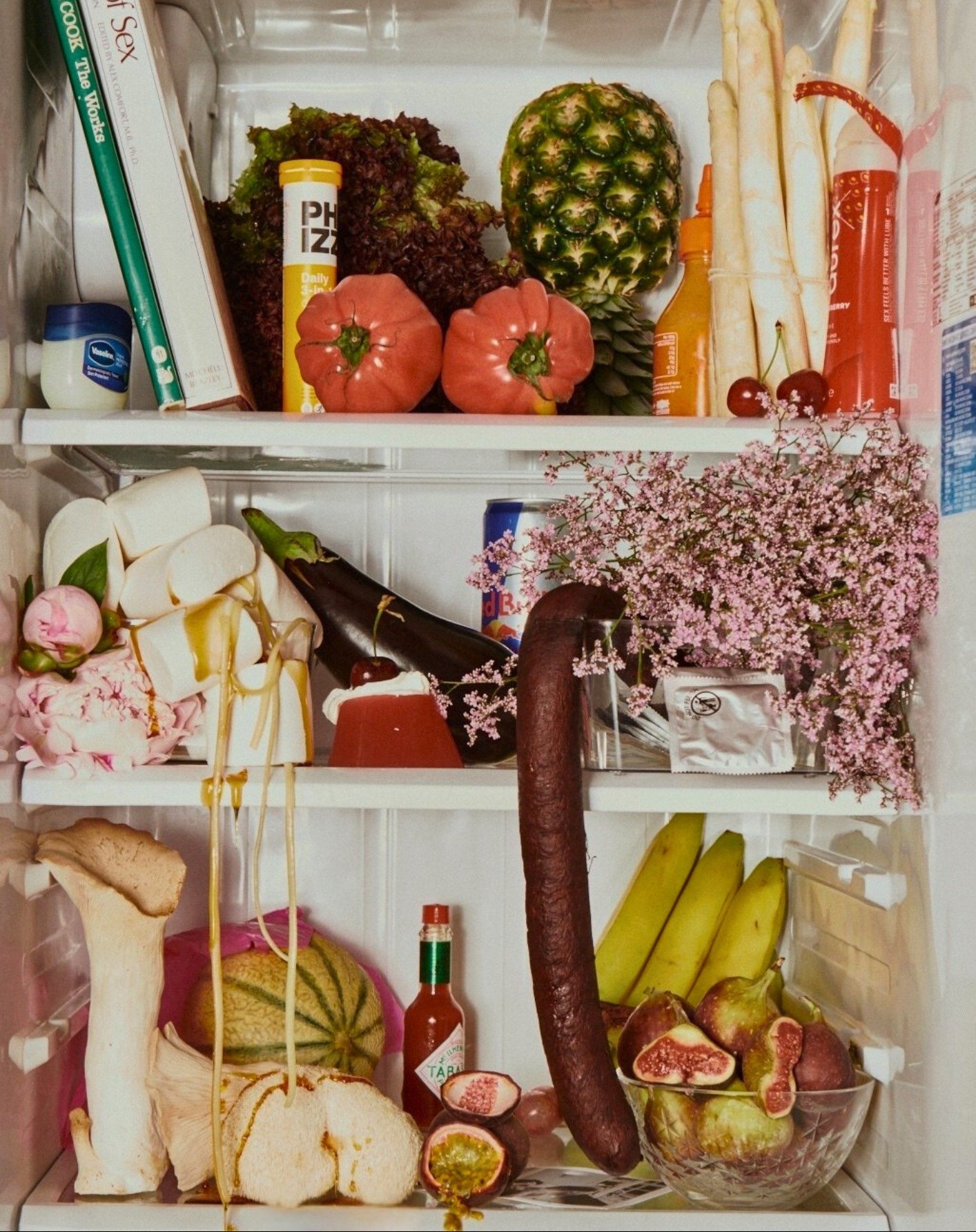 SEX FRIDGE
&gt; lauriking.com/projects/sexfridge
Art Director / Concept / Set + Prop Styling : @lauritheking
Food Stylist / Photographer / Retouching : @wildsmith.photography 
🕶️ 🖤 ★
#foodphotography #foodphotoshoot #drinksphotography #foodporn #pr
