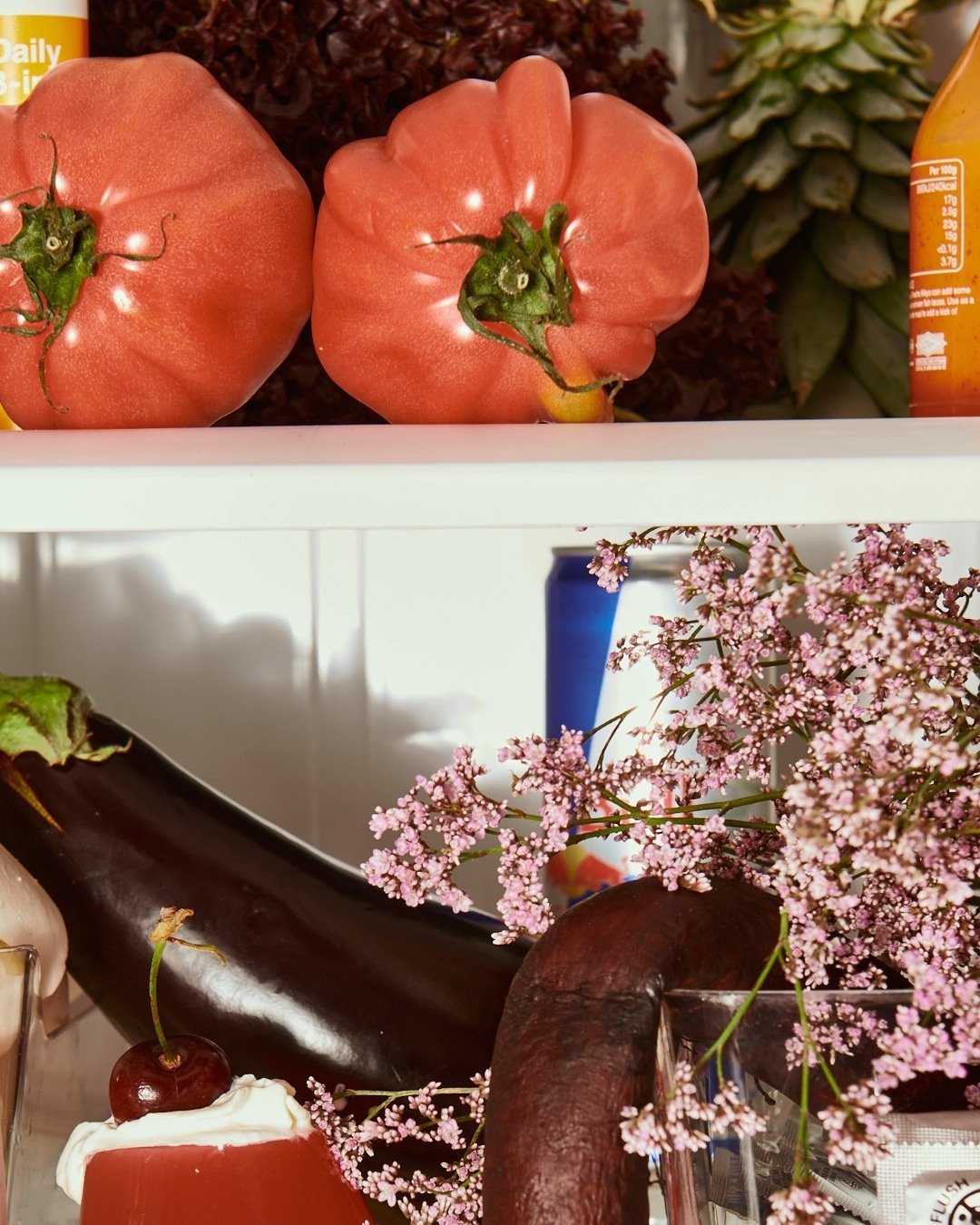 SEX FRIDGE
lauriking.com/projects/sexfridge
Art Director / Concept / Set + Prop Styling : @lauritheking 
Food Stylist / Photographer / Retouching : Mark Wildsmith at @wildsmith.photography 
🕶️ 🖤 ★
#foodphotography #foodphotoshoot #drinksphotography