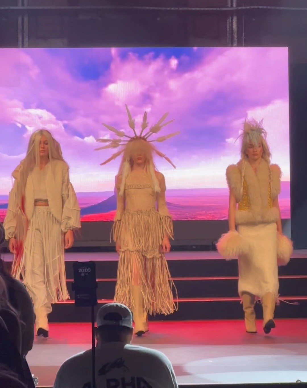 On Saturday I attended the opening party for @hairconshow Manchester (thanks to @ruthmarcellalive for the invite and @adamjhaste for introducing me to everyone).
The @keunehaircosmetics x @trevorsorbie RODEO show was spectacular and such great #inspo