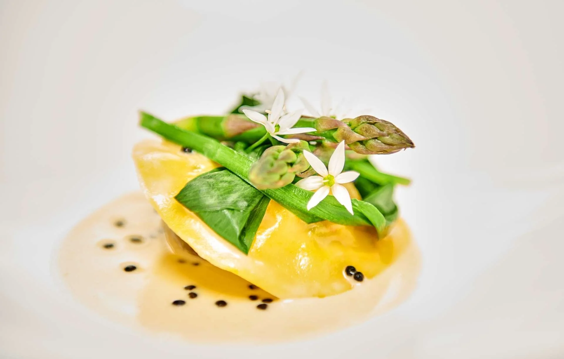 wildsmith.photography-Campaign-TheOldVicarage-03-LobsterandCavierRavioli.jpg