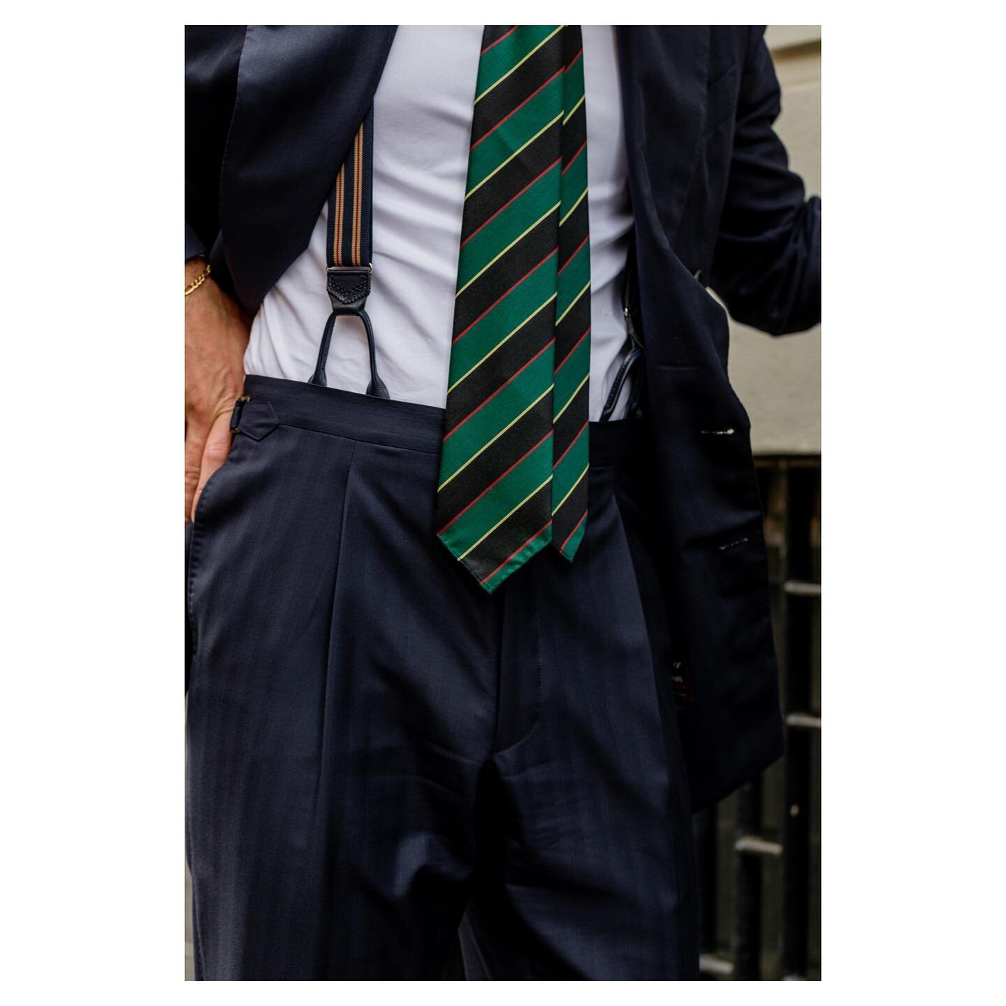 Our green regimental multi-striped tie, cut from pure super 120s wool by @hollandandsherryapparel. Naturally unlined and finished in a 7-fold construction.
Available online via @worldofbaltzar
📸 @pontusjonsen 
#dreamingofmonday