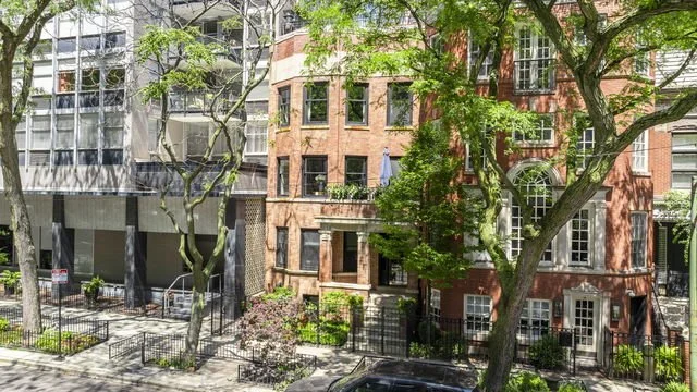 34 East Elm Street Unit 4 SOLD: $1,290,000 MLS#12165265