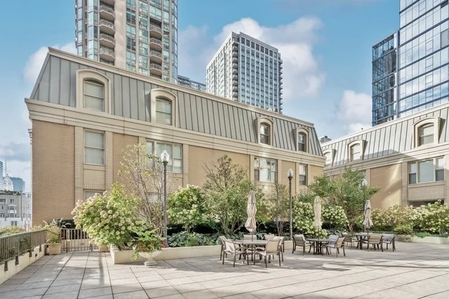 25 E Superior Street Unit 11E SOLD: $1,769,625 MLS#12058630