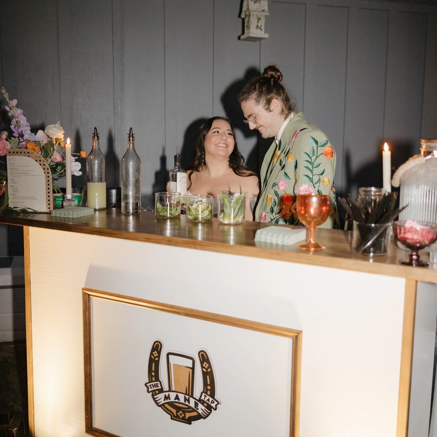 Same bar. Totally different vibe.🍾

This wedding was pure color, pure joy, and full of those real, unscripted moments that make a day unforgettable. We may have western roots, but what we care about most is matching your energy &mdash; whether that 