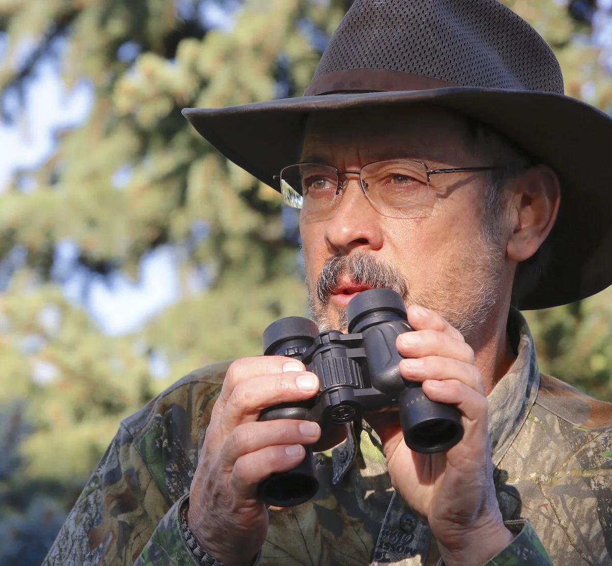 Porro Prism Binocular a Best Buy