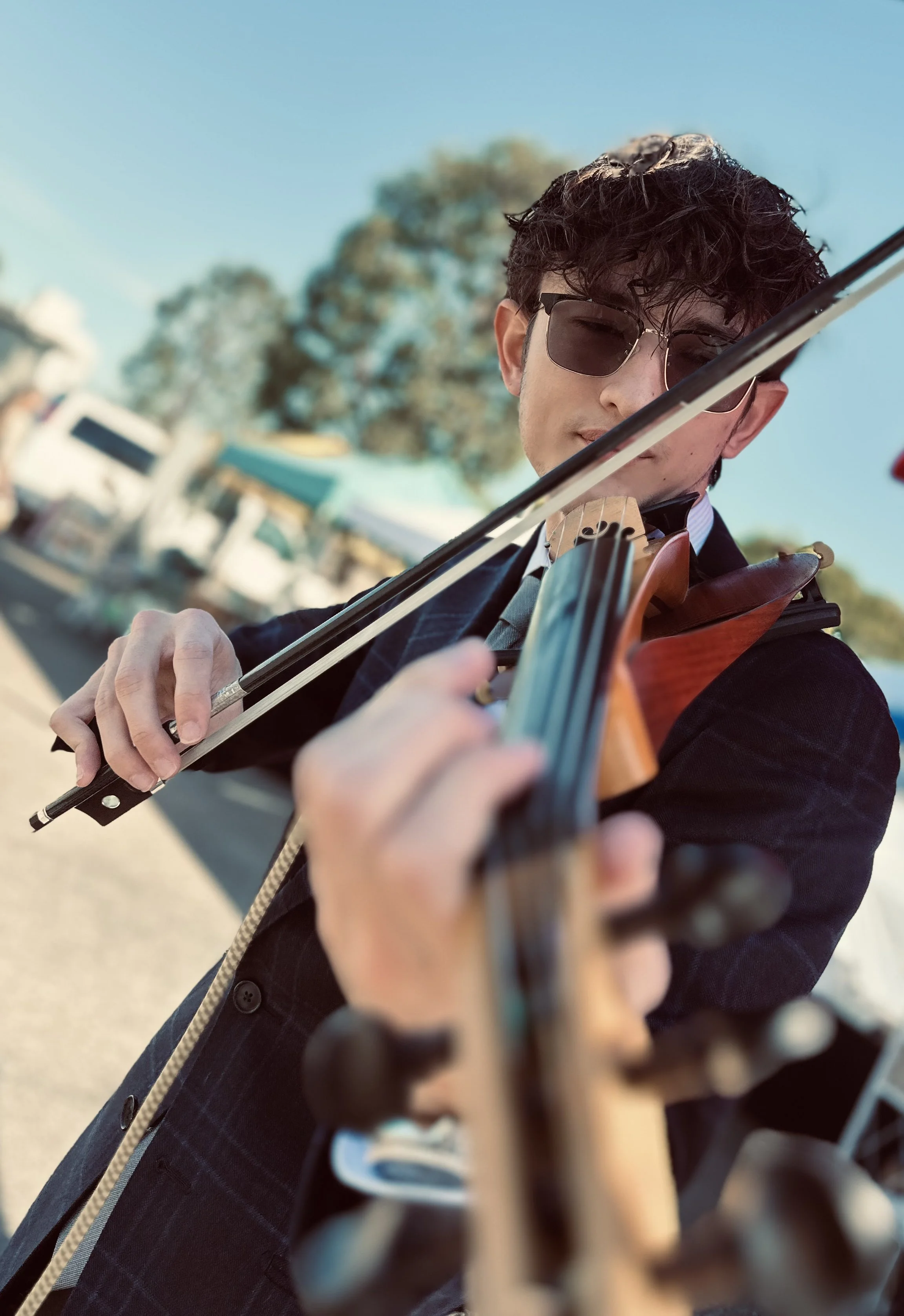 Connecting Amazing People