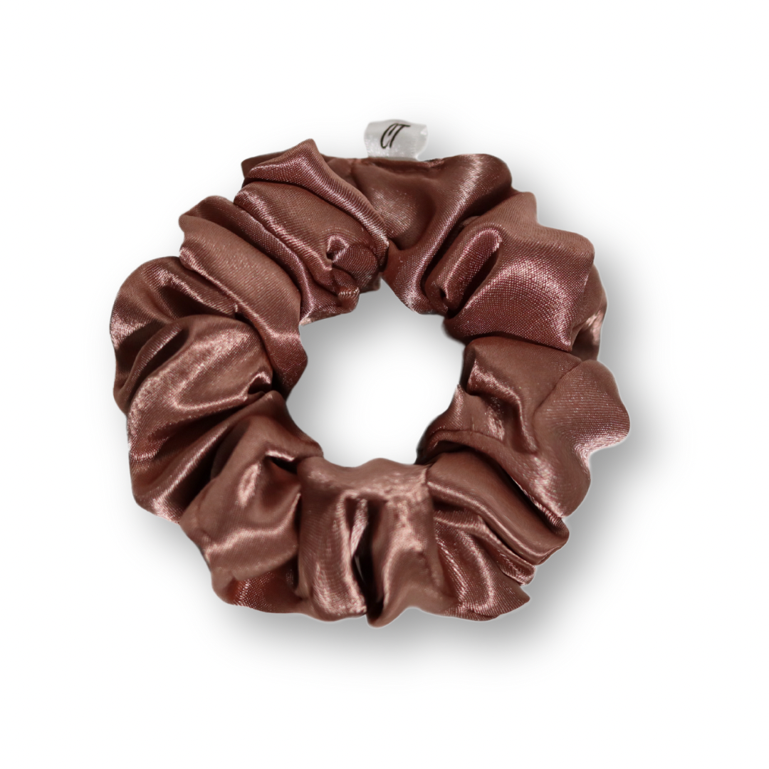 ROSÉ SATIN SCRUNCHIE