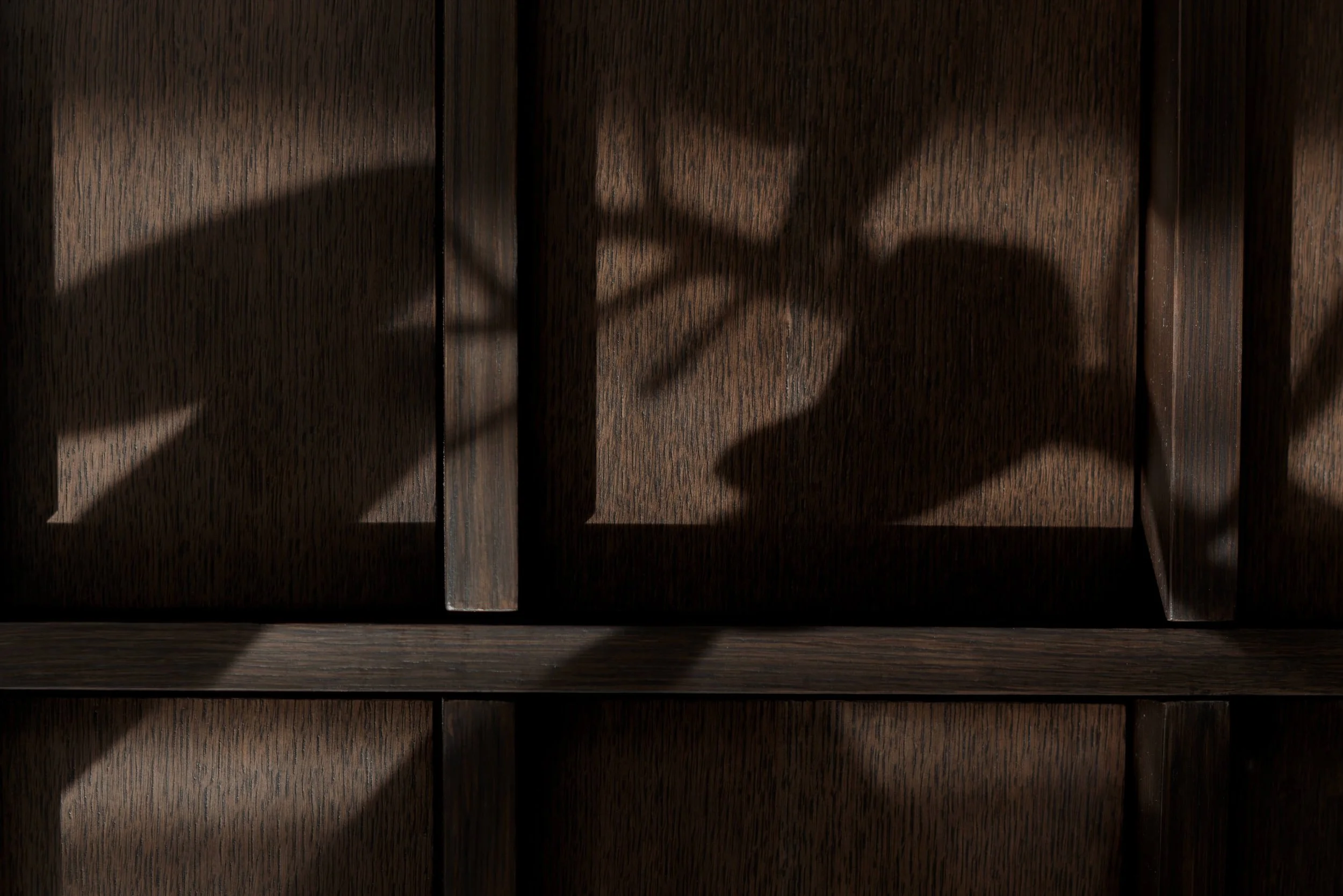 urjowan-studio-shadow-wood.jpeg