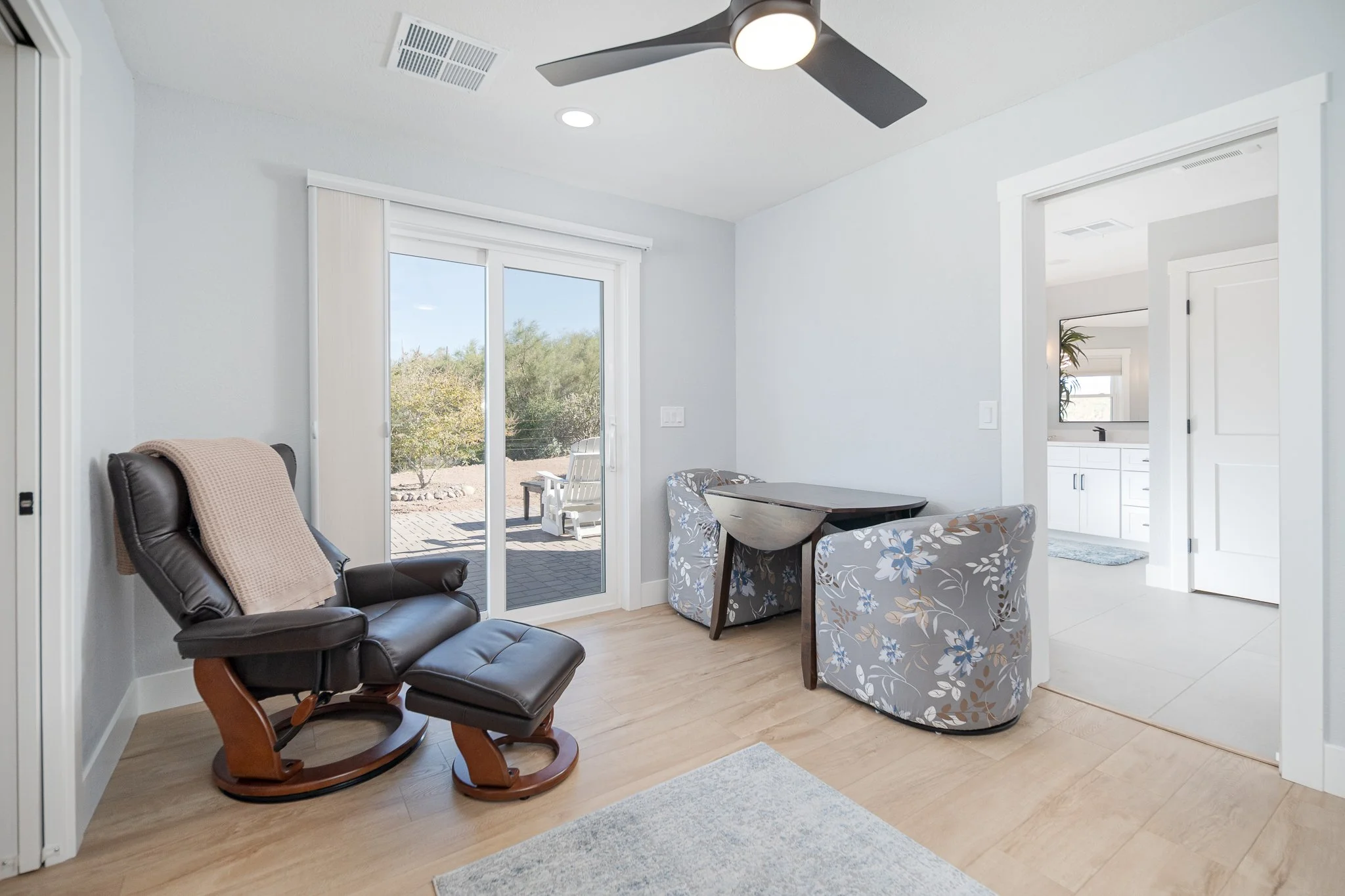 15_Primary-Suite_01.jpg
