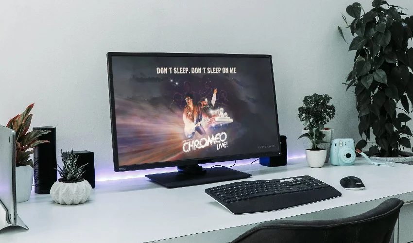 Lyric Video displayed on computer