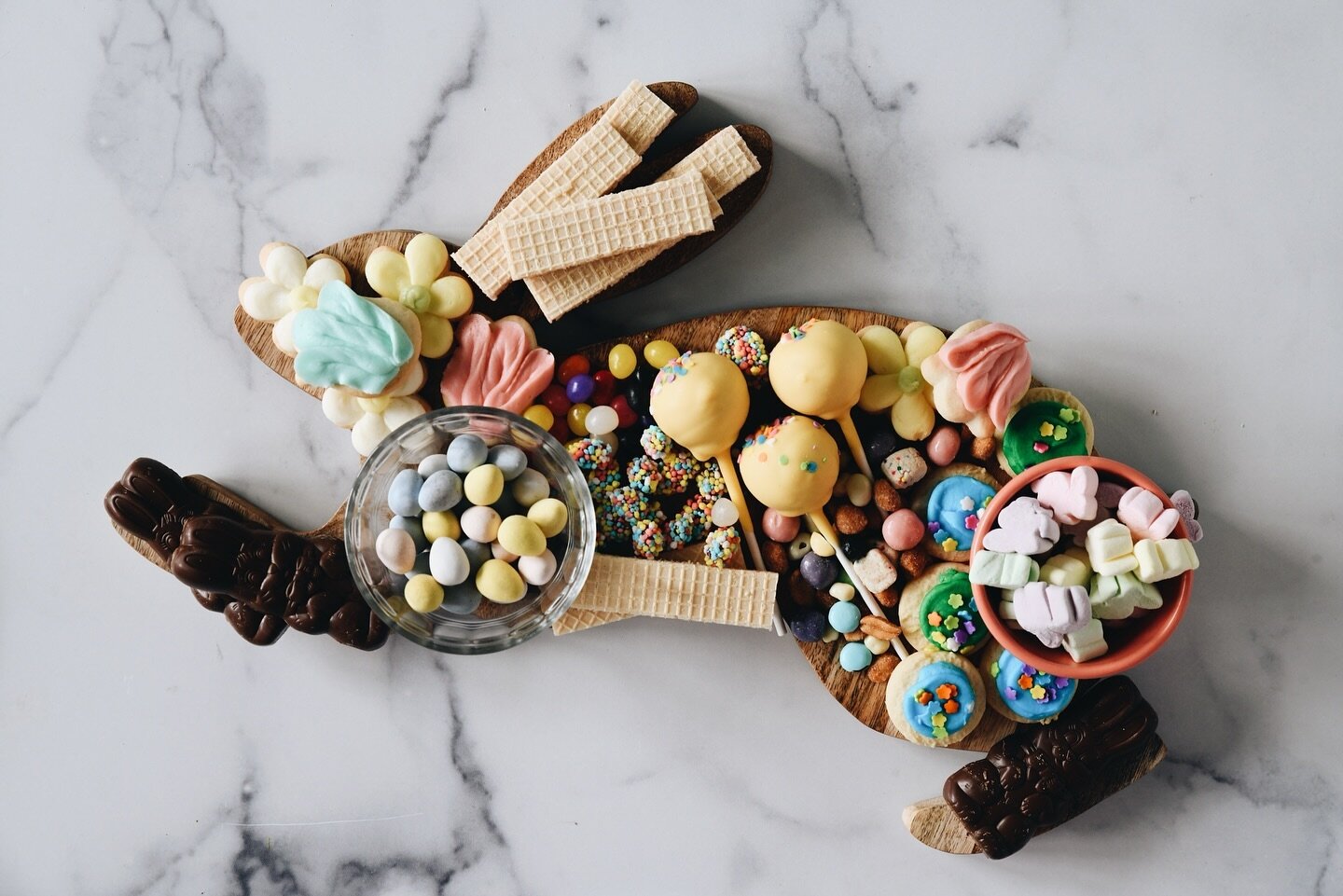 🐰It doesn&rsquo;t get much cuter than a Bunny Board for serving up your Easter treats! Order some of our goodies and add in your other Easter favs.🪺