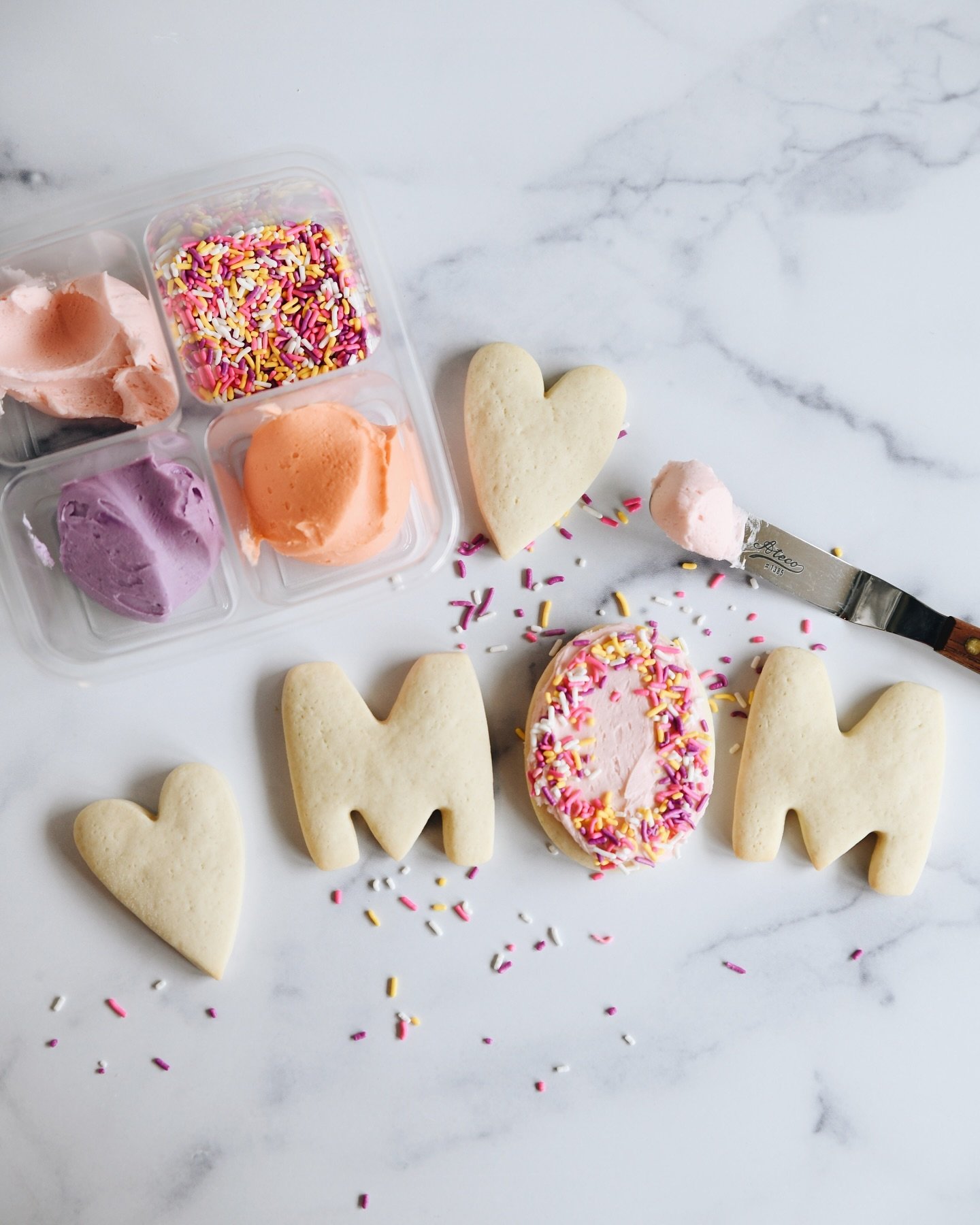 She&rsquo;s the best, so show her with some sweets! 💝Happy Mother&rsquo;s Day to all the moms!