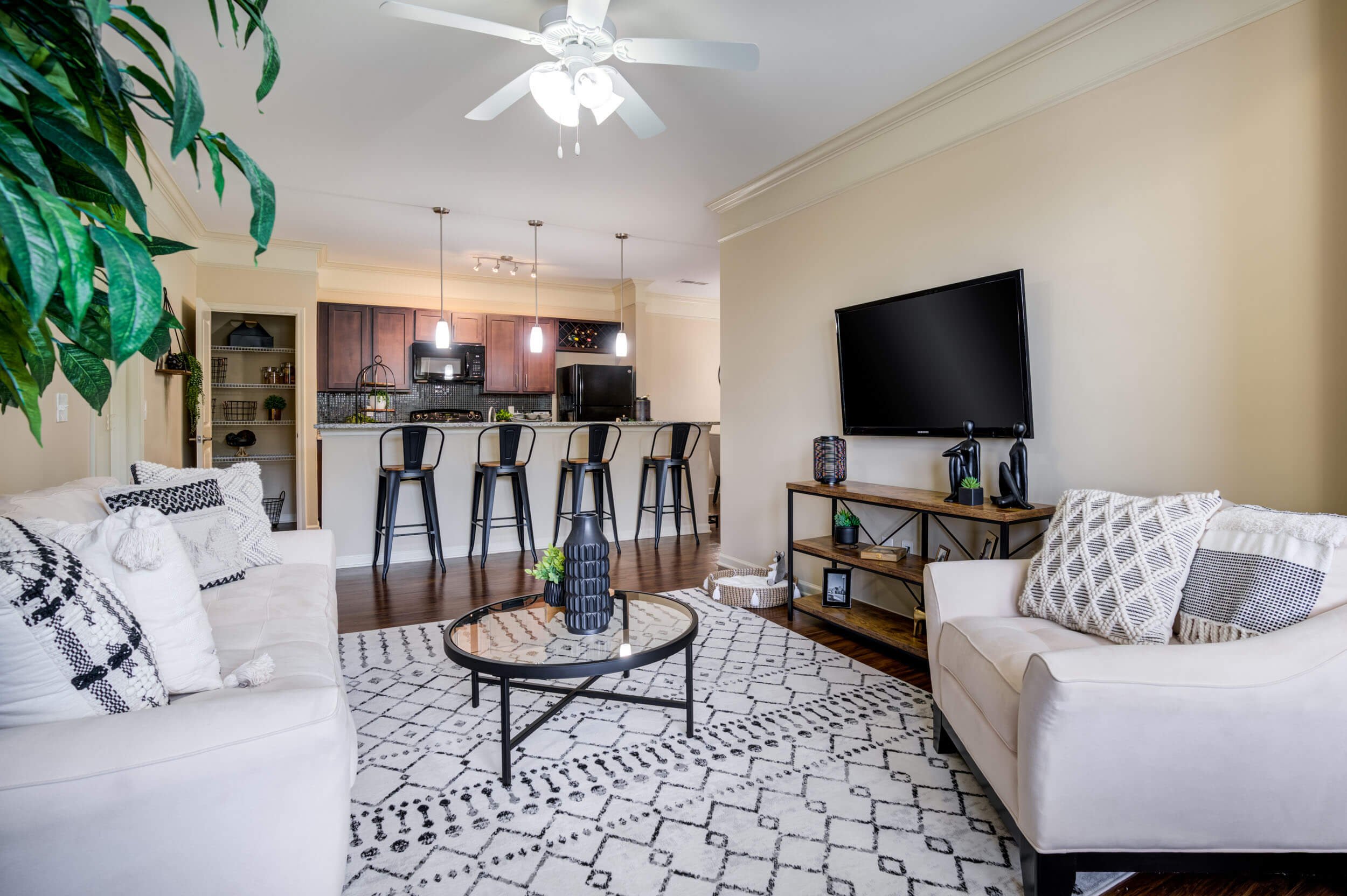 The Village at Lakeshore Crossings | Birmingham, AL Apartments