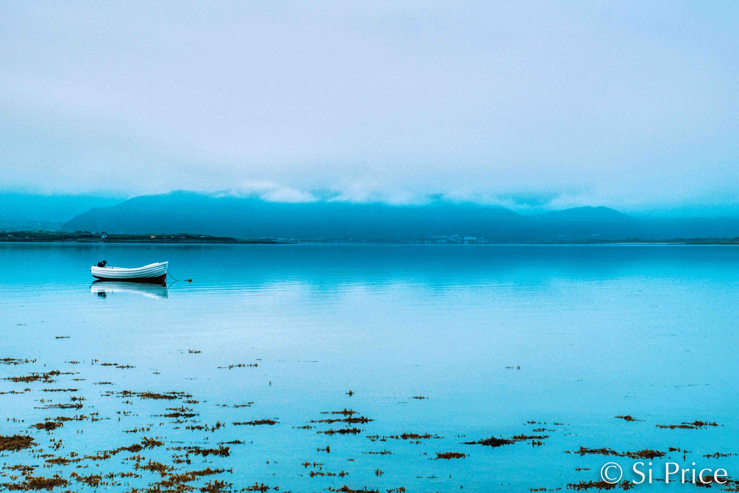 Blue Harbour - Co. Kerry, Ireland (1/320s f/9 60mm ISO100)