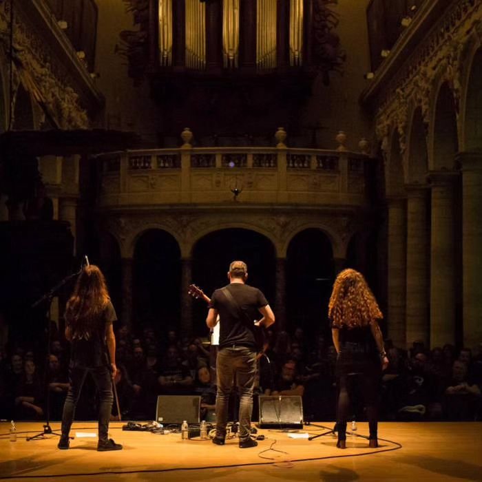 Clan! You can now listen to tracks from our first-ever acoustic set, recorded back in 2019 at the stunning AMUZ Concert Hall in Antwerp, Belgium. This concert holds a special place in Saor history, and we&rsquo;re thrilled to share it with you.

List