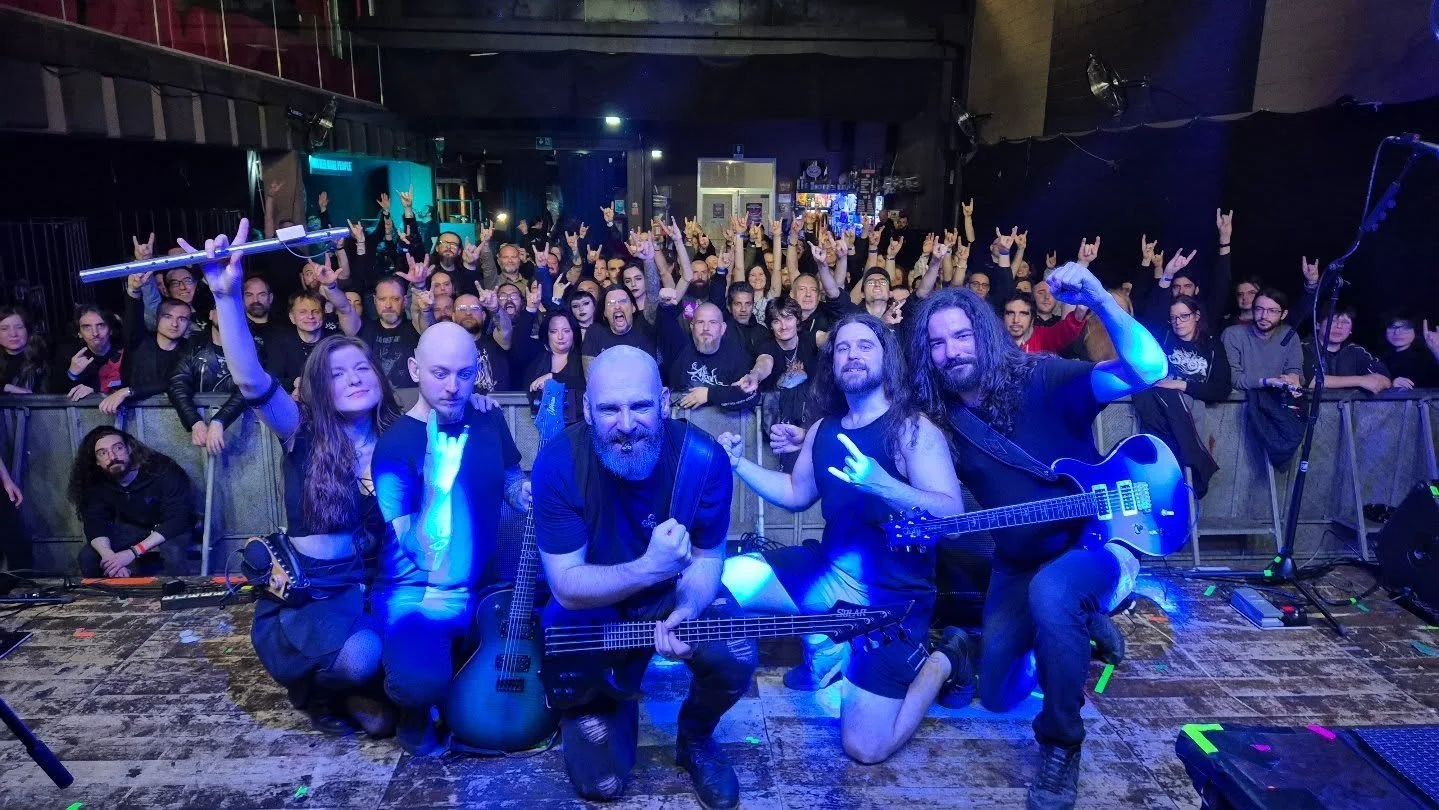 Italian Clan! ⚔️ 🇮🇹 Cheers for an epic weekend. Until next time! 🔥 

Next up: 03/04 - @trollsetlegendes 🇧🇪 

📸 @slaughterclubofficial Milan
#saor #caledonianmetal #amidsttheruins