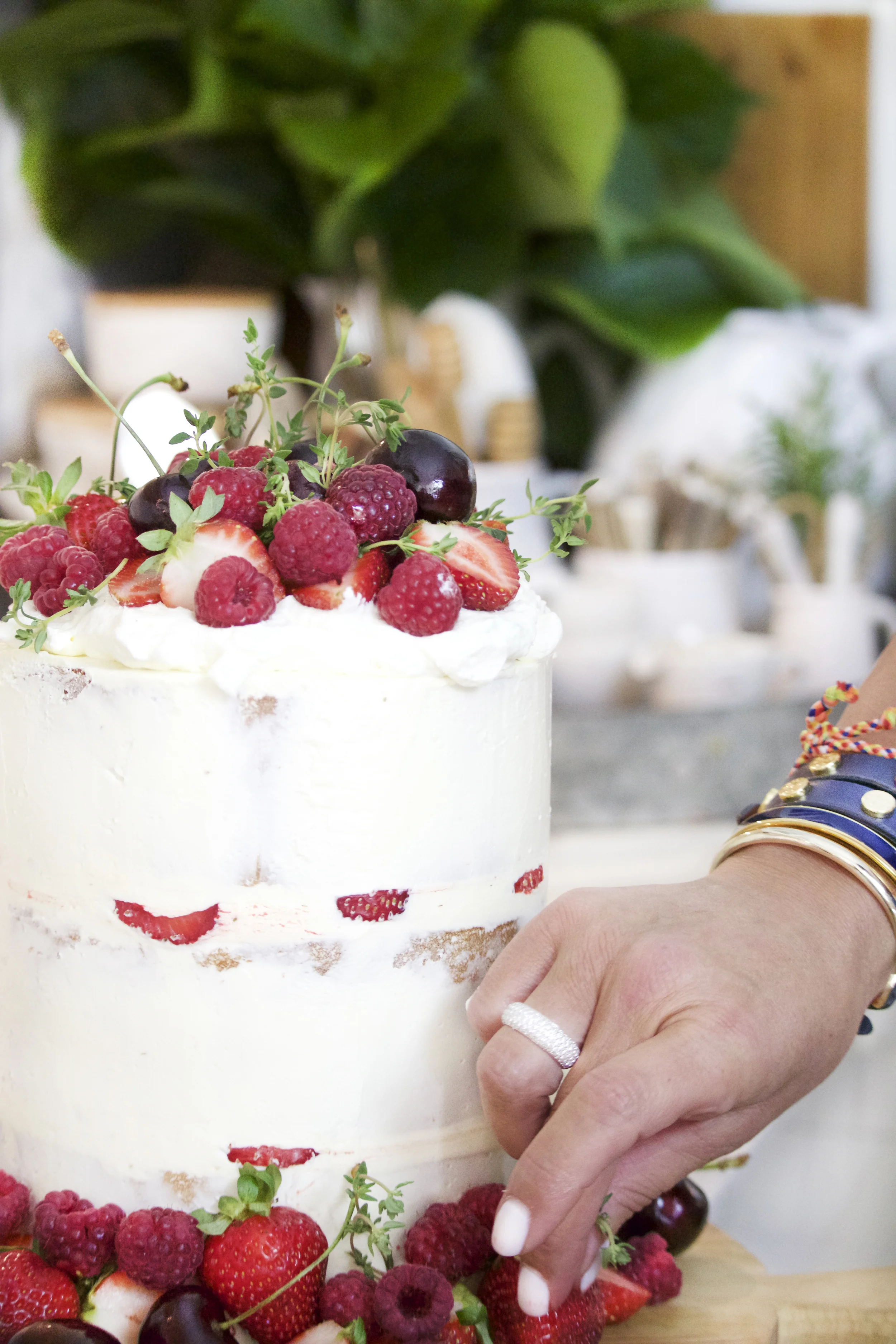 Creamy Strawberry Sponge Cake