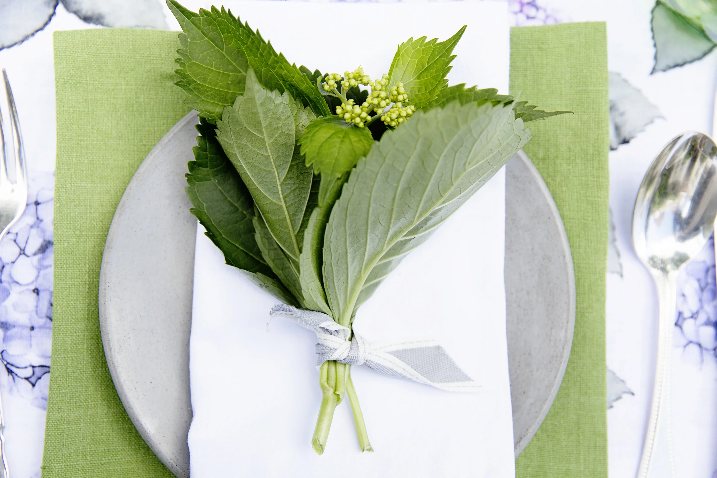 A Hydrangea Inspired Table Setting