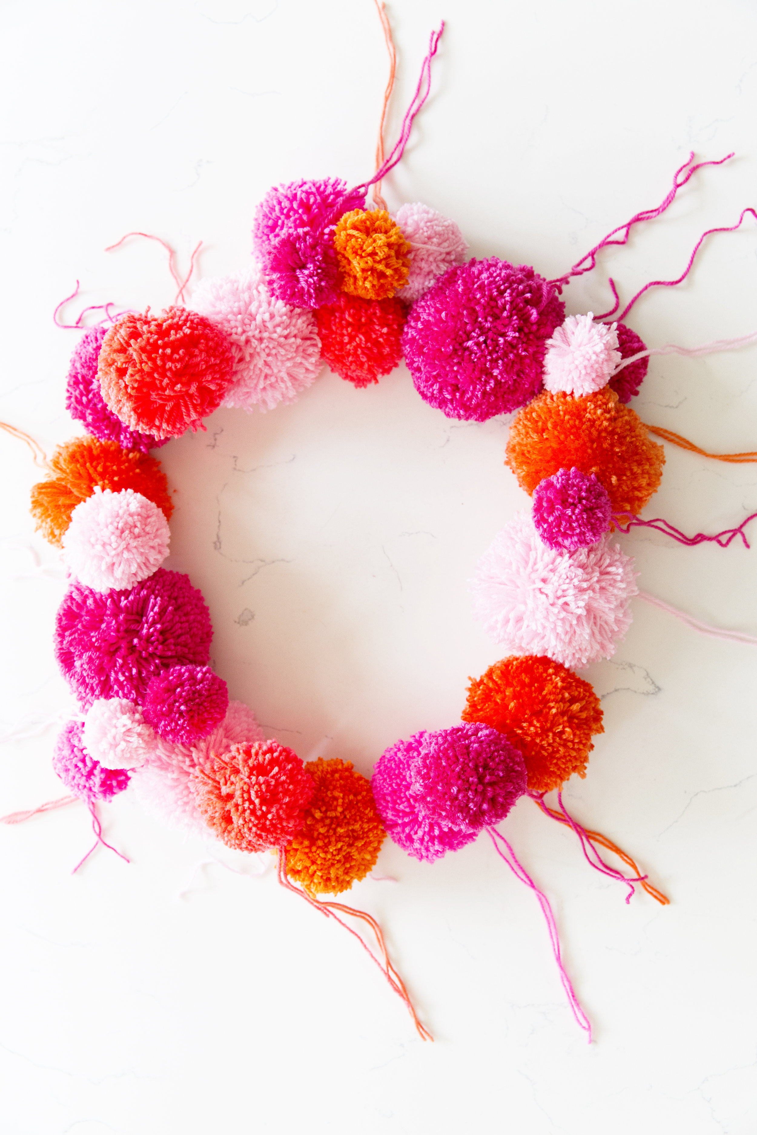 Pom Pom Wreath 006.JPG