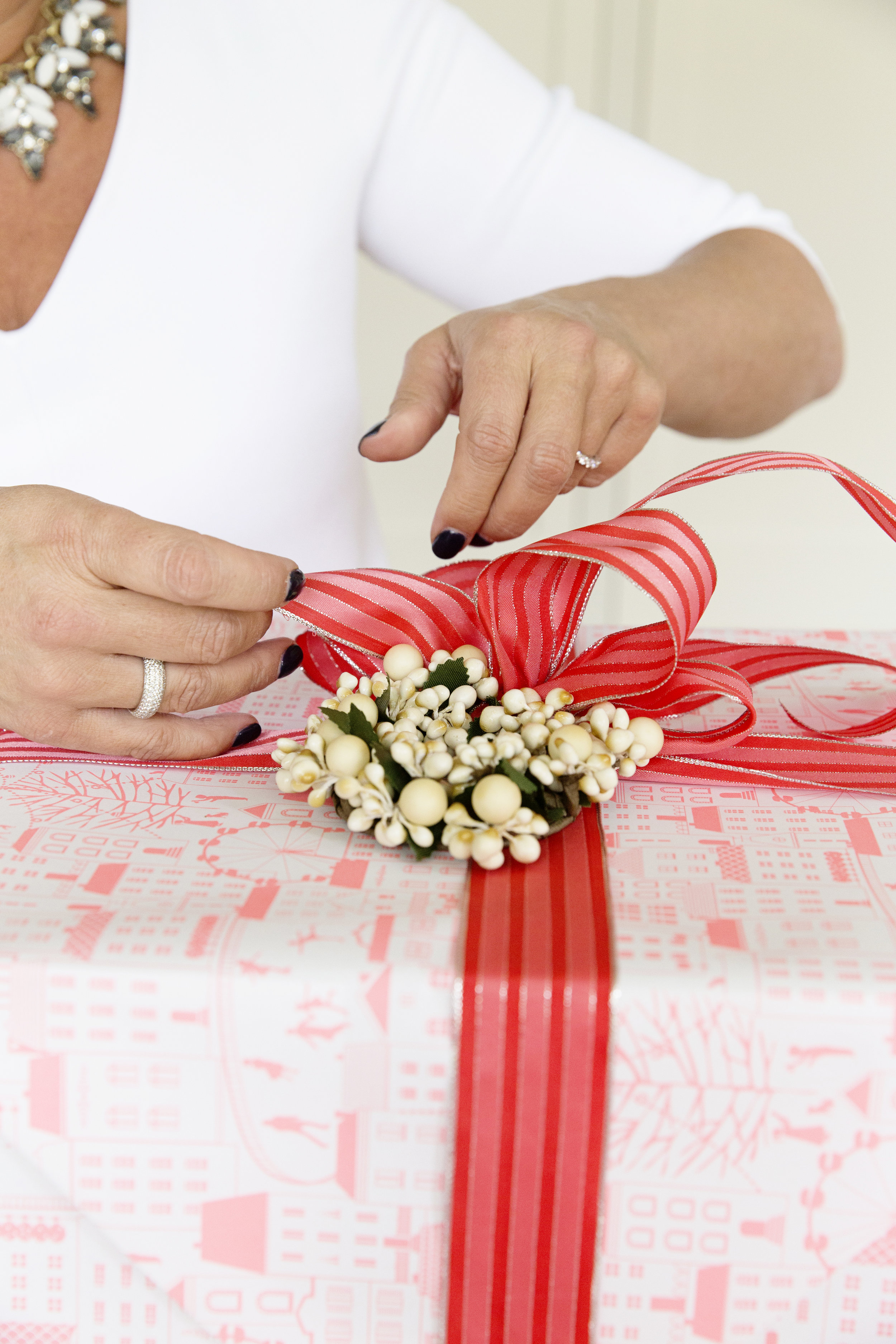 Gift Wrapping 031.JPG