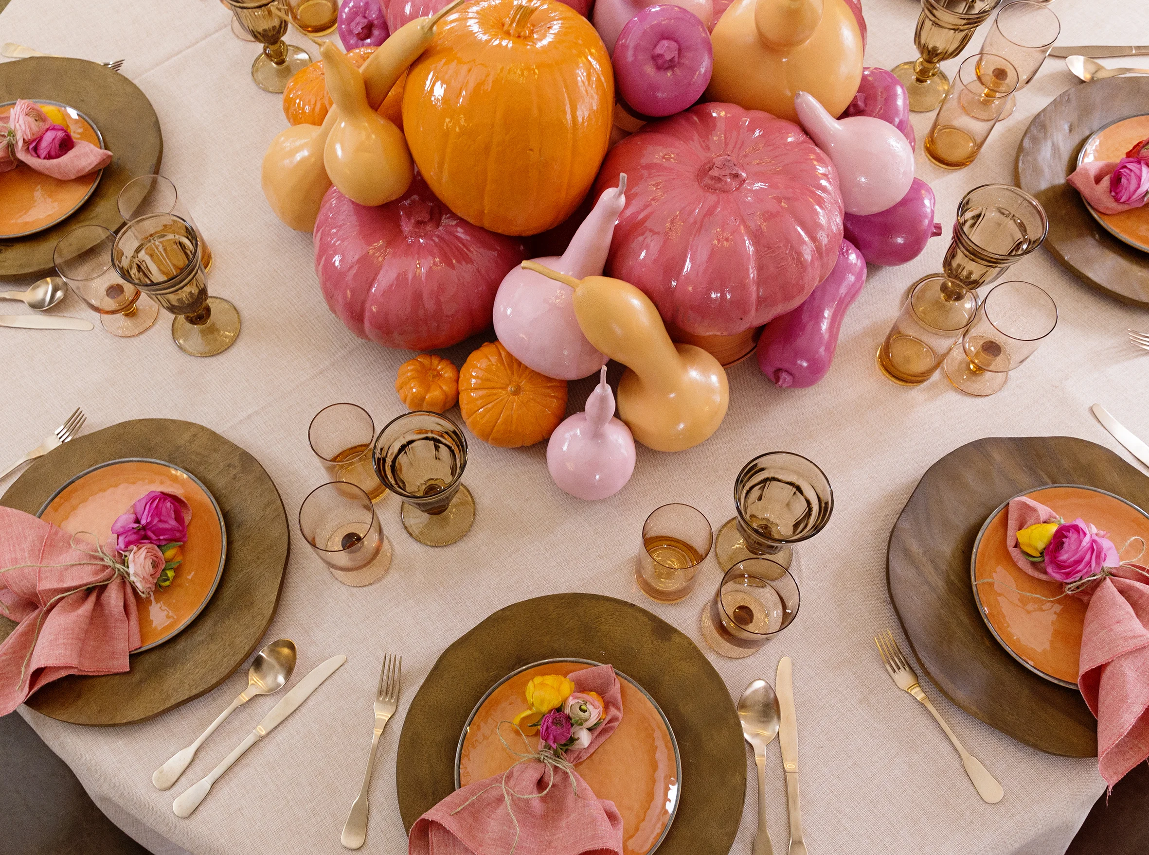 A Colourful Thanksgiving Table Setting