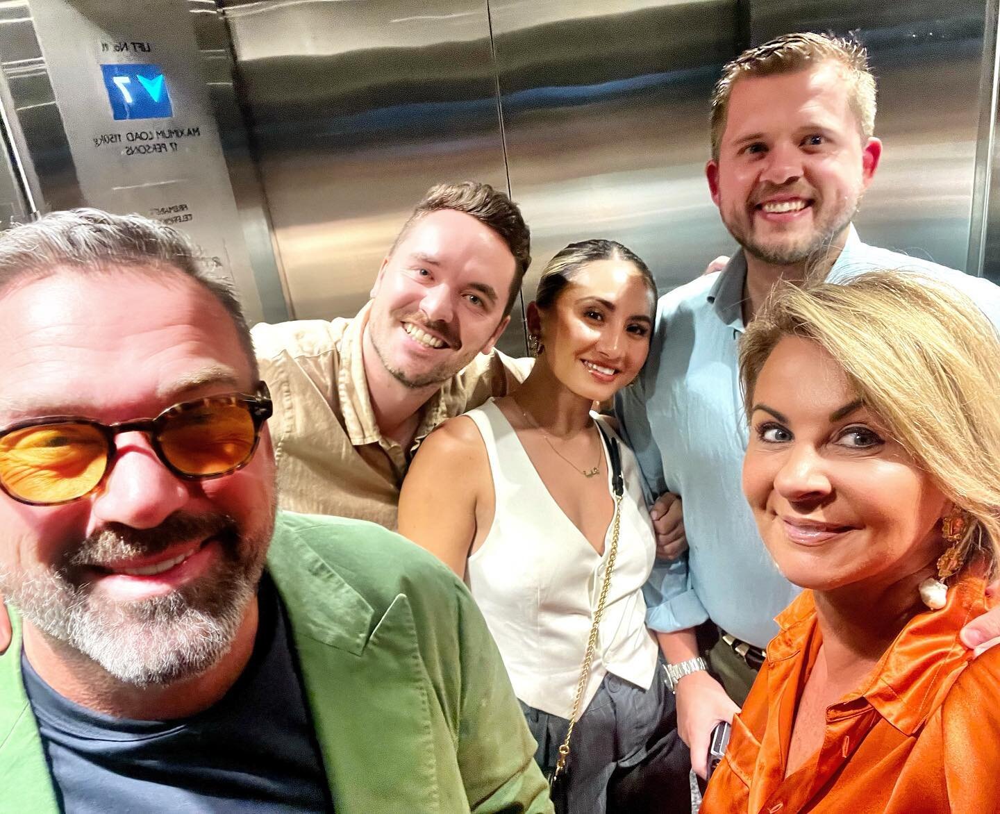 I love a lift selfie but I don&rsquo;t think this light is so great! 😜
We are having the best time with @bj_keebaugh and @abbigreene in Sydney , exploring new restaurants and cafes&hellip; We are loving every minute with these two before they leave 