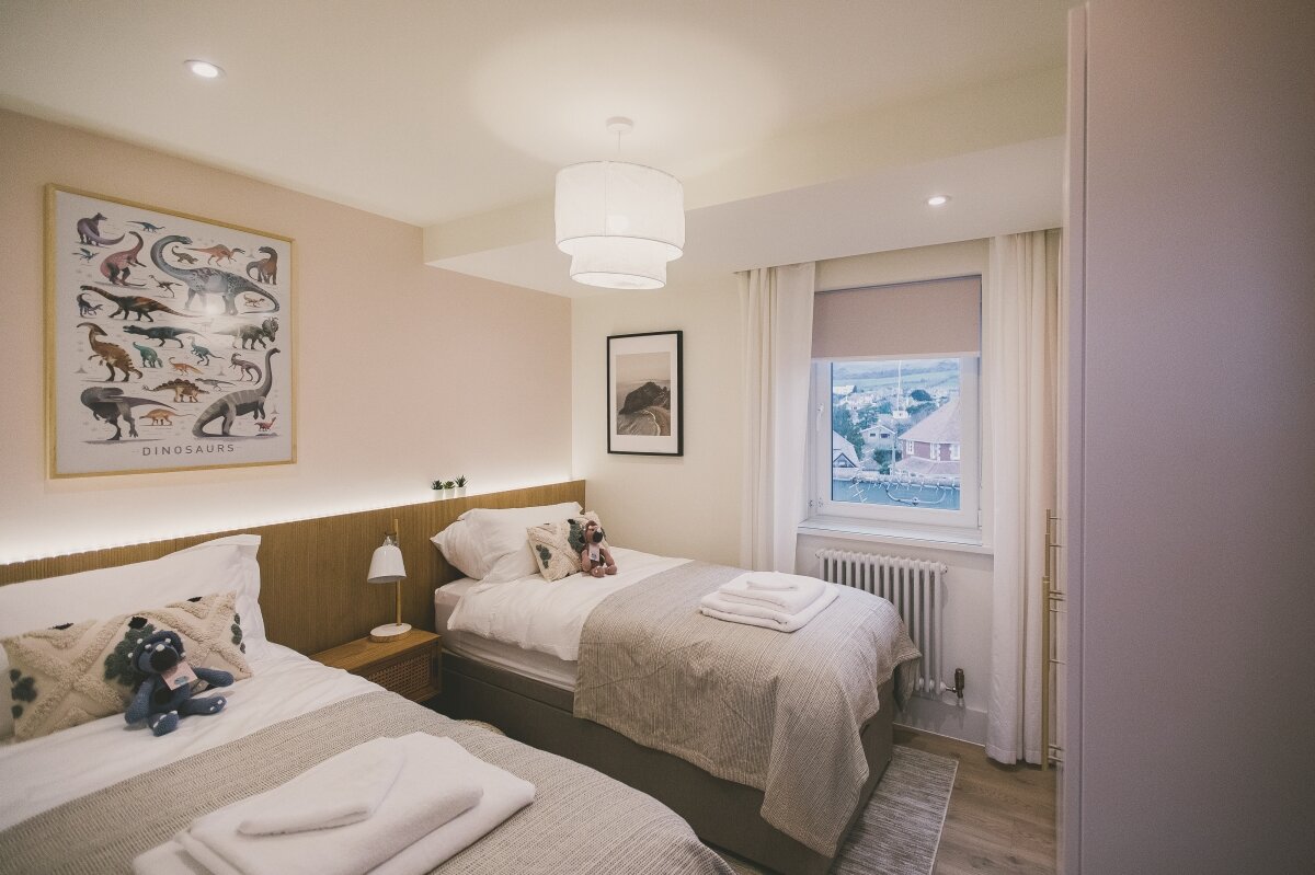 Twin bedroom.jpg