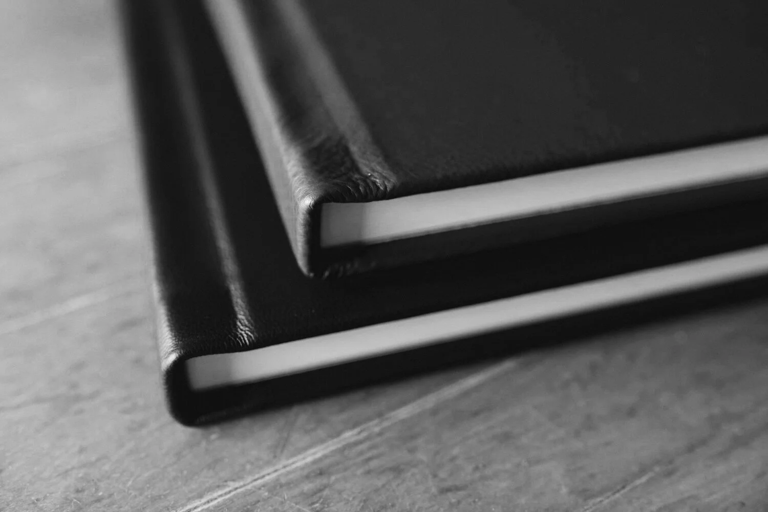 beautiful-layflat-albums-boudoir-grand-rapids