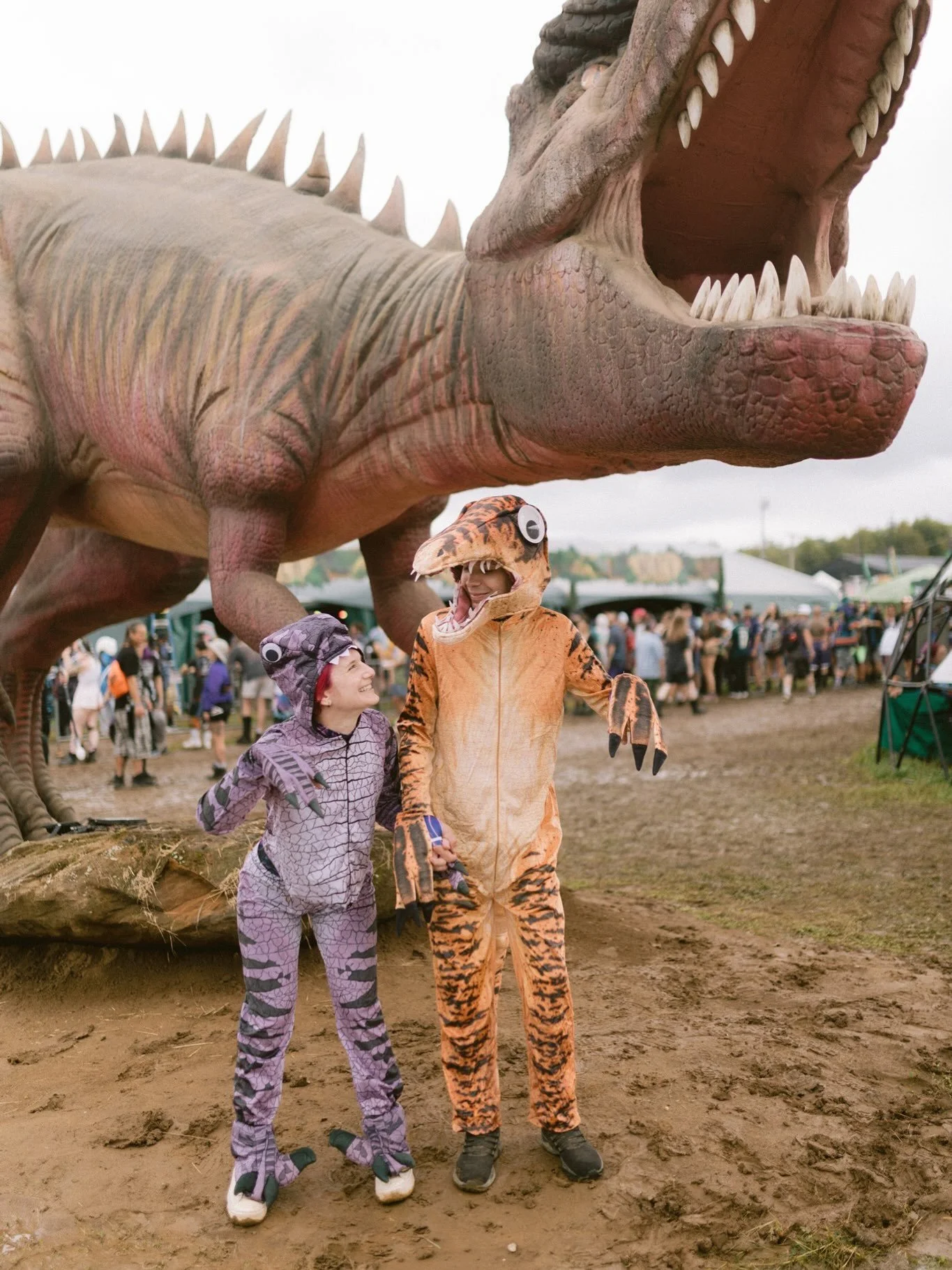 More from LL! 🦖 Still wild to me that Nic + Joey are both locals to GR, but we went all the way to @lostlandsfestival to meet for the first time! 🤘
