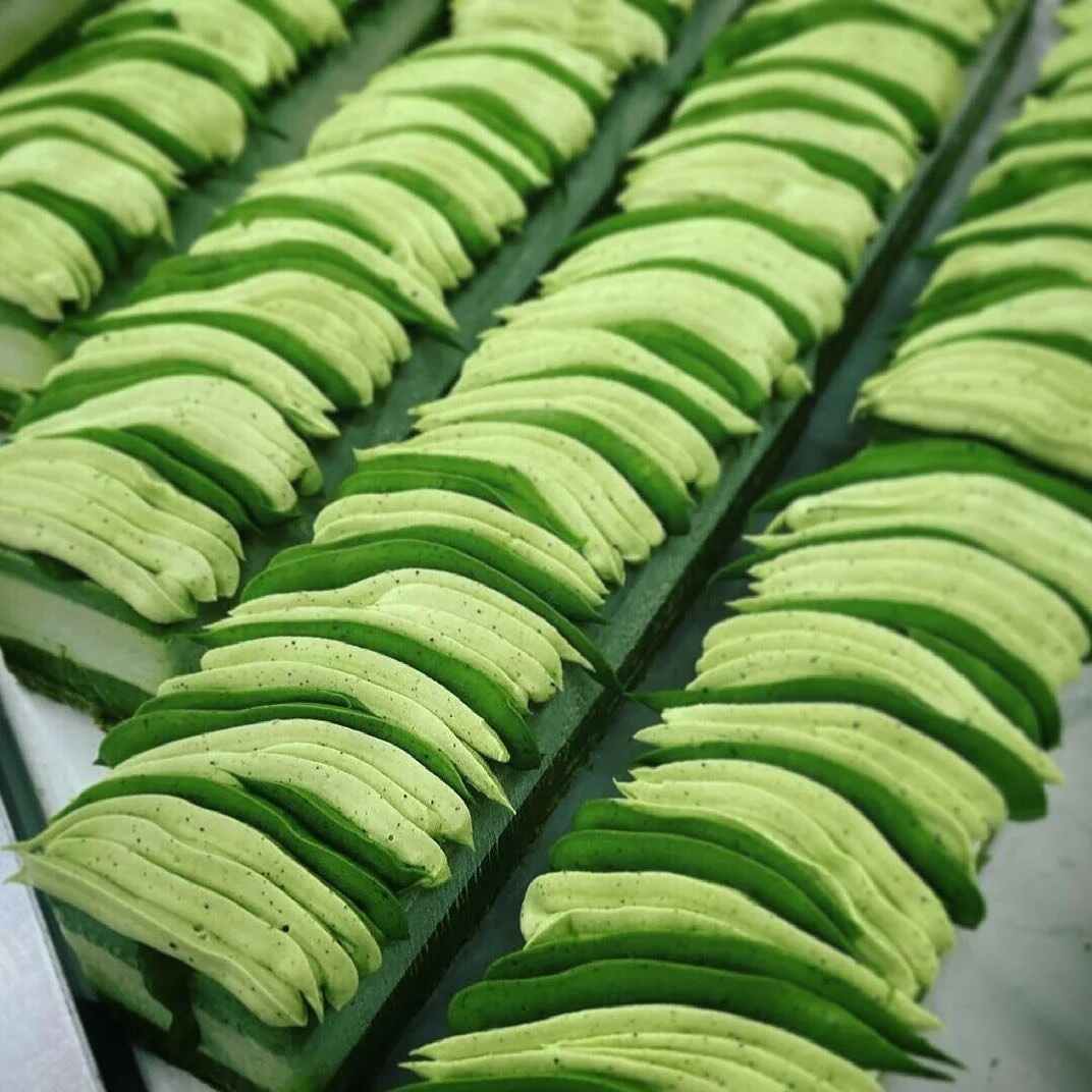 多くの投稿やメッセージありがとうございます！
ついにCOLLECTION 1は全て配達済み、一息ついて我が家でも召し上がっています🍵
次のプロジェクトも間も無く報告しますので、楽しみにしてください！

Photo by @osamuharita 

#foodie #sweet #dessert #tea #chef #gourmet #teatime #foodart #スイーツ #アート #グルメ
 #matcha #デザート
 #抹茶 #ギフト
 #贈り物 #スイーツ好きな人と繋がりたい