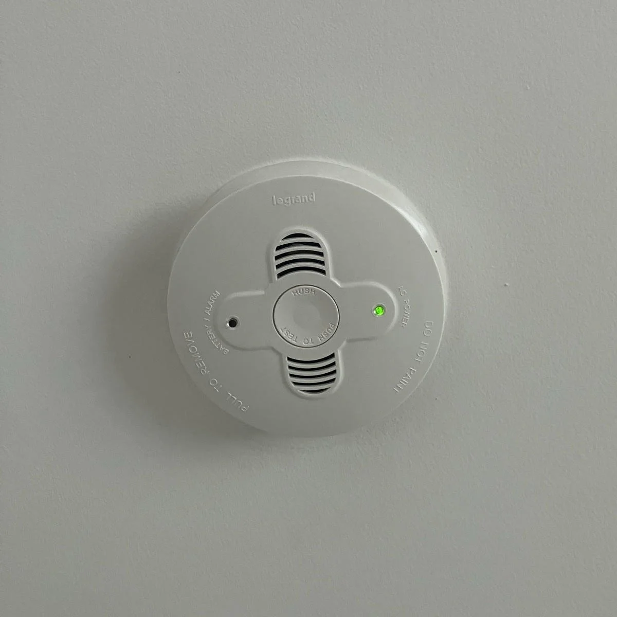 photoelectric-smoke-alarm-on-ceiling.jpeg