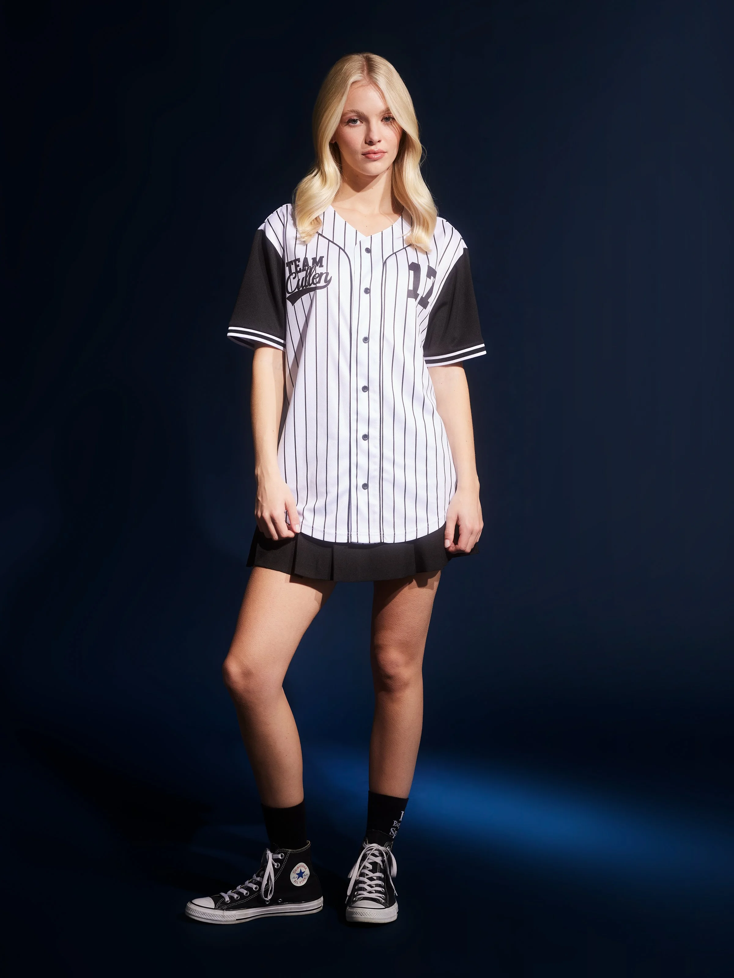 921283_blackwhitestrip_back_l.jpg