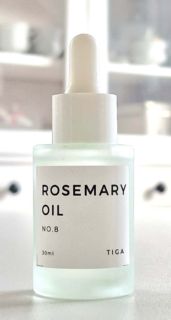 Ein Jahr lang ölte ich meine Haare mit Rosmarinöl und das ist passiert
