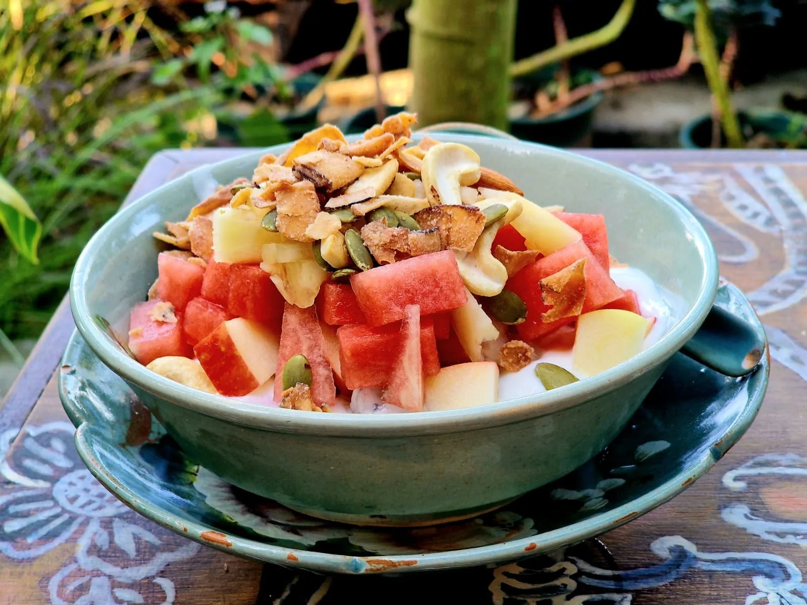 Granola fruit yogurt yen hoi an vietnam bistro coffee breakfast