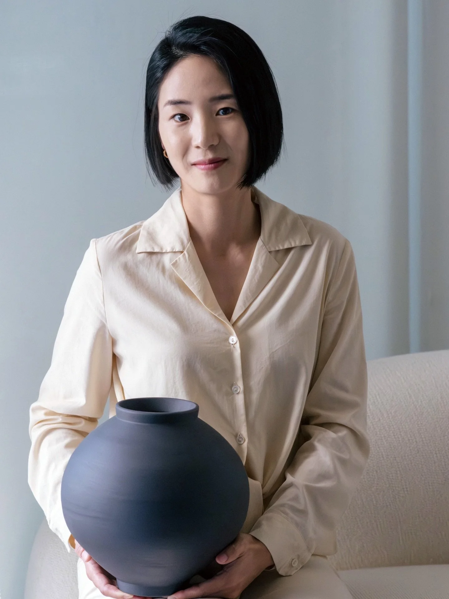 Black Moon Jar 🌑 A contemporary reimagining of the traditional Korean Moon Jar.

Its surface is inspired by the volcanic basalt of Jeju Island, my mother&rsquo;s hometown, a landscape where earth and ocean meet in raw texture.

Black porcelain becom