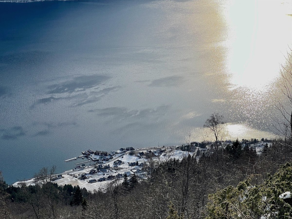 Høyheimsvik_Viki fra stien opp til Blokkedalen