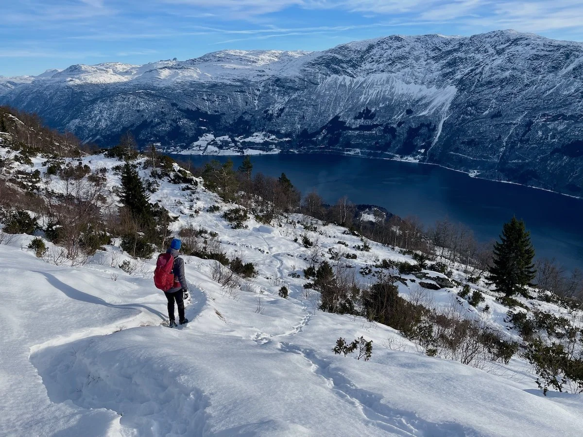 Vakker utsikt fra flott snøsti over Blokkedalen i Høyheimsvik