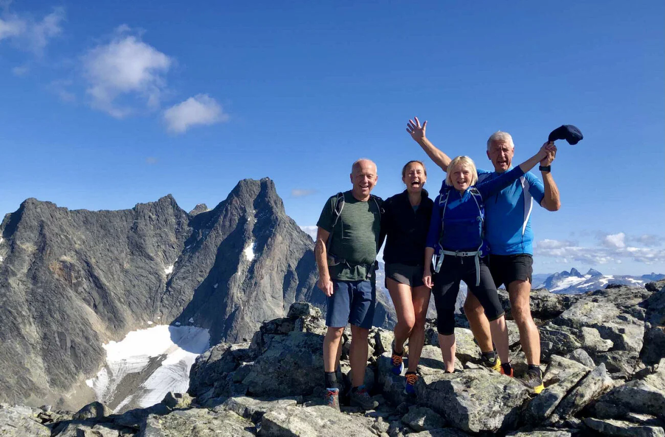 Glade fjellvenner under Nordre Dyrhaugstinden