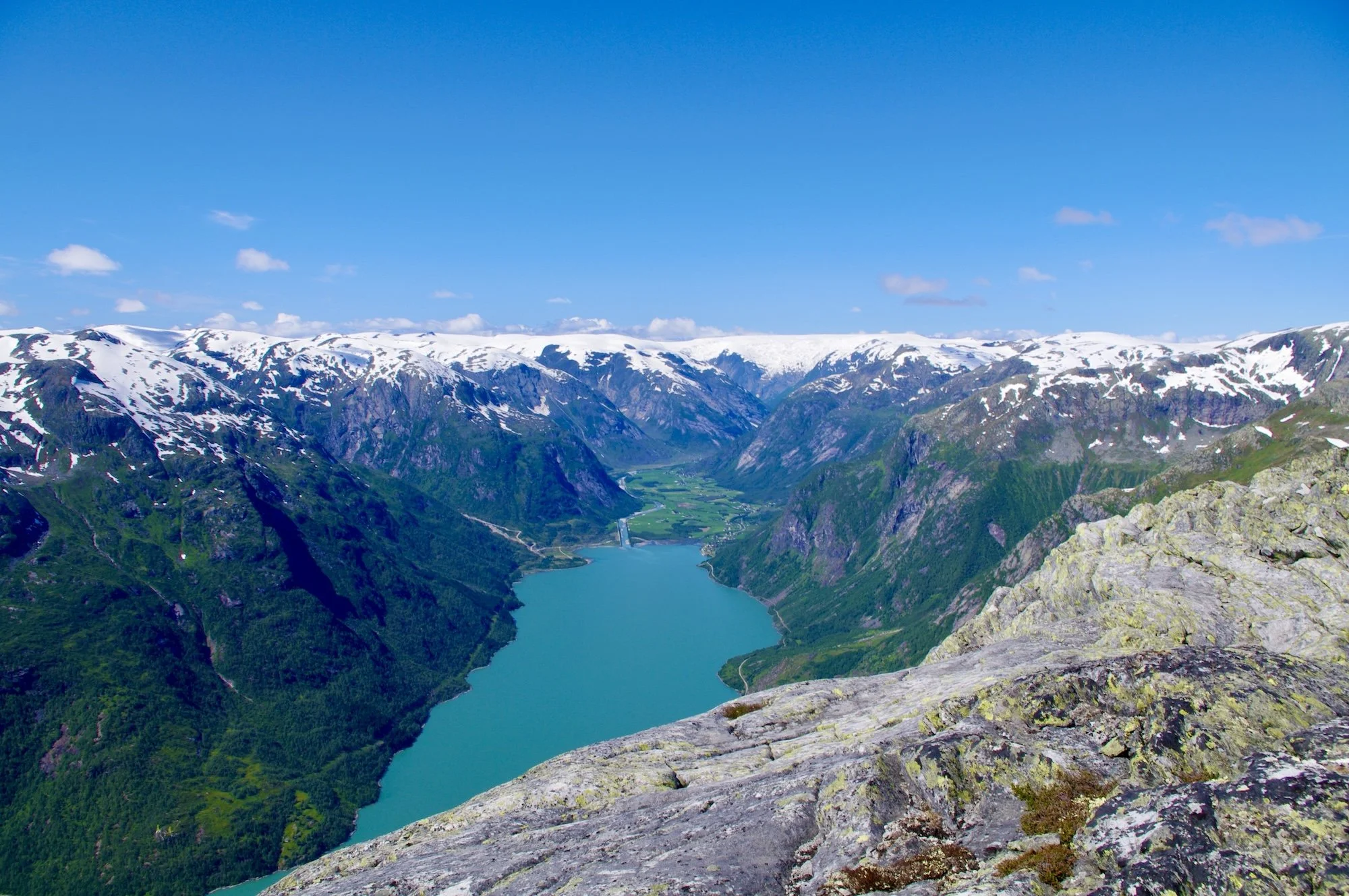 Utsikt fra Buskrednovi 1513 moh. mot Veitastrondsvatnet og Veitastrond