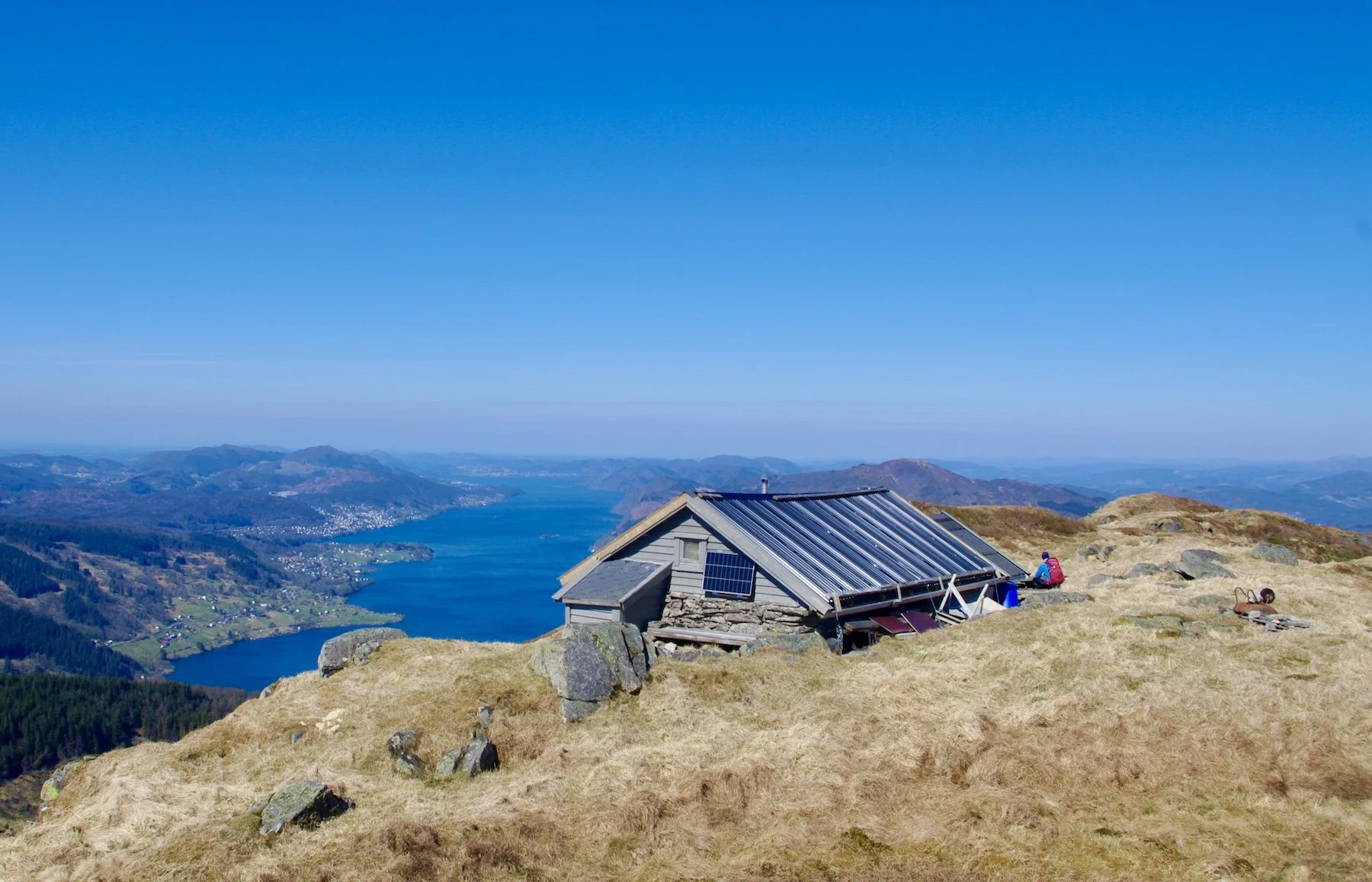 Skylefonnstølen 641 meter over Sørfjorden og Øvre Romslo