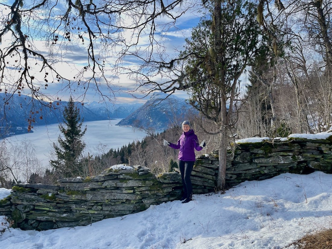 Flott utsiktspunkt på stien opp til Hunasete