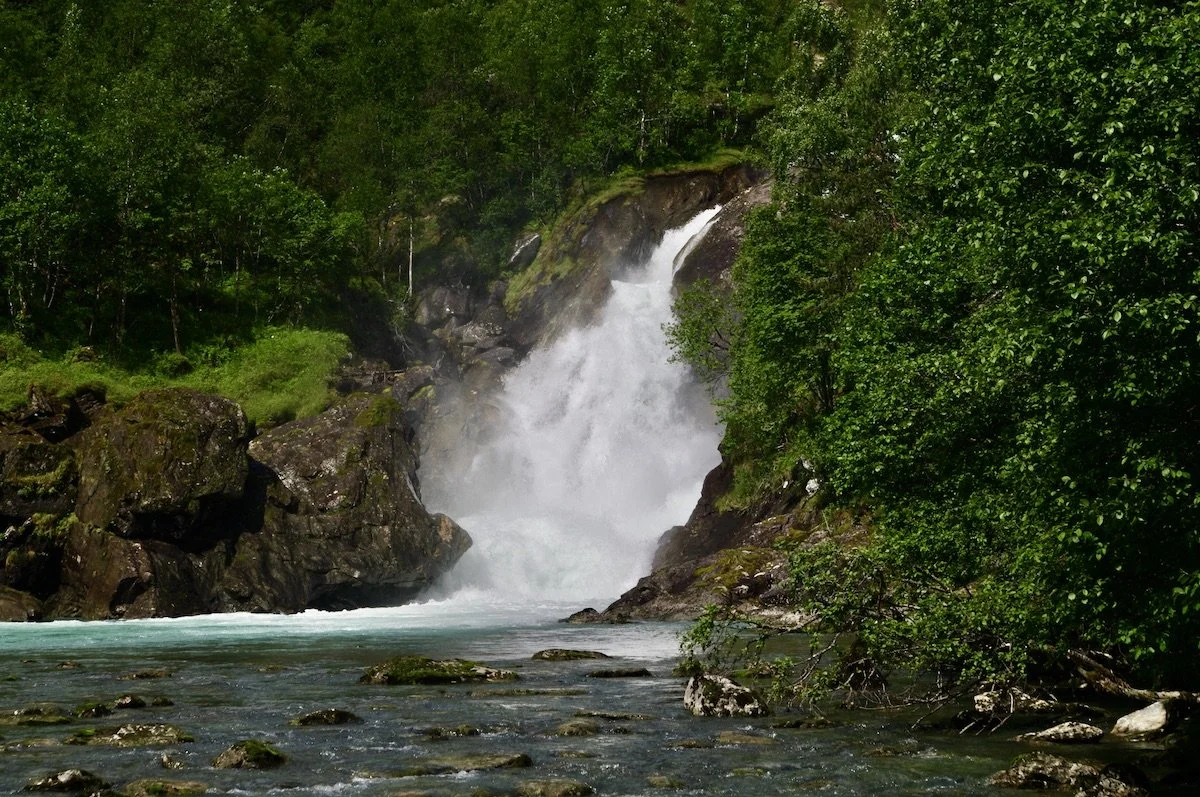 Dulsetefossen i Mørkriselvi i Mørkridsdalen