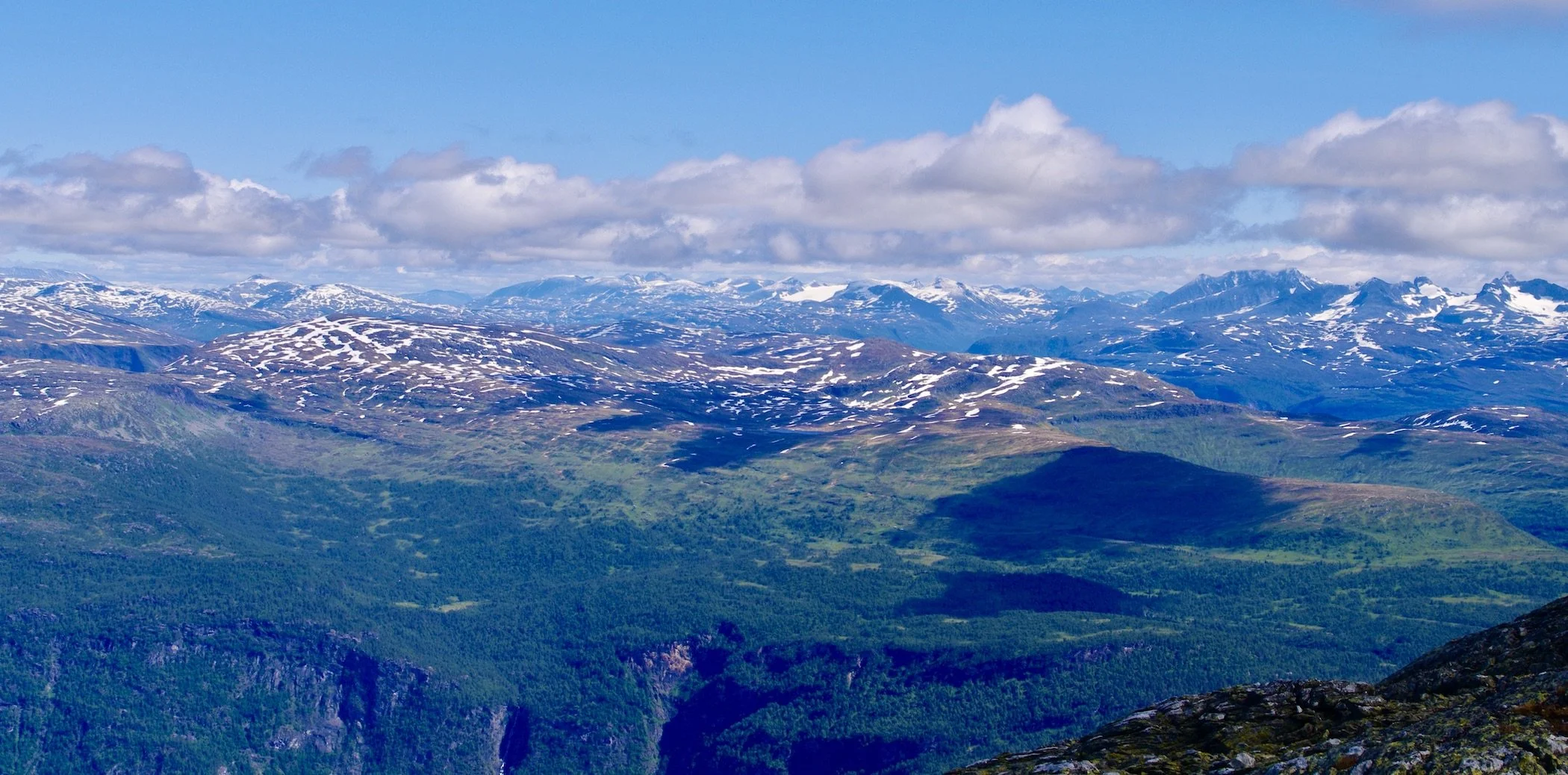 Utsikt fra Asbjørnnosi 1610 moh.