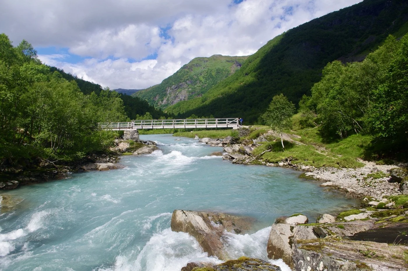 Mørkriselvi ved stølen Liane i Mørkridsdalen