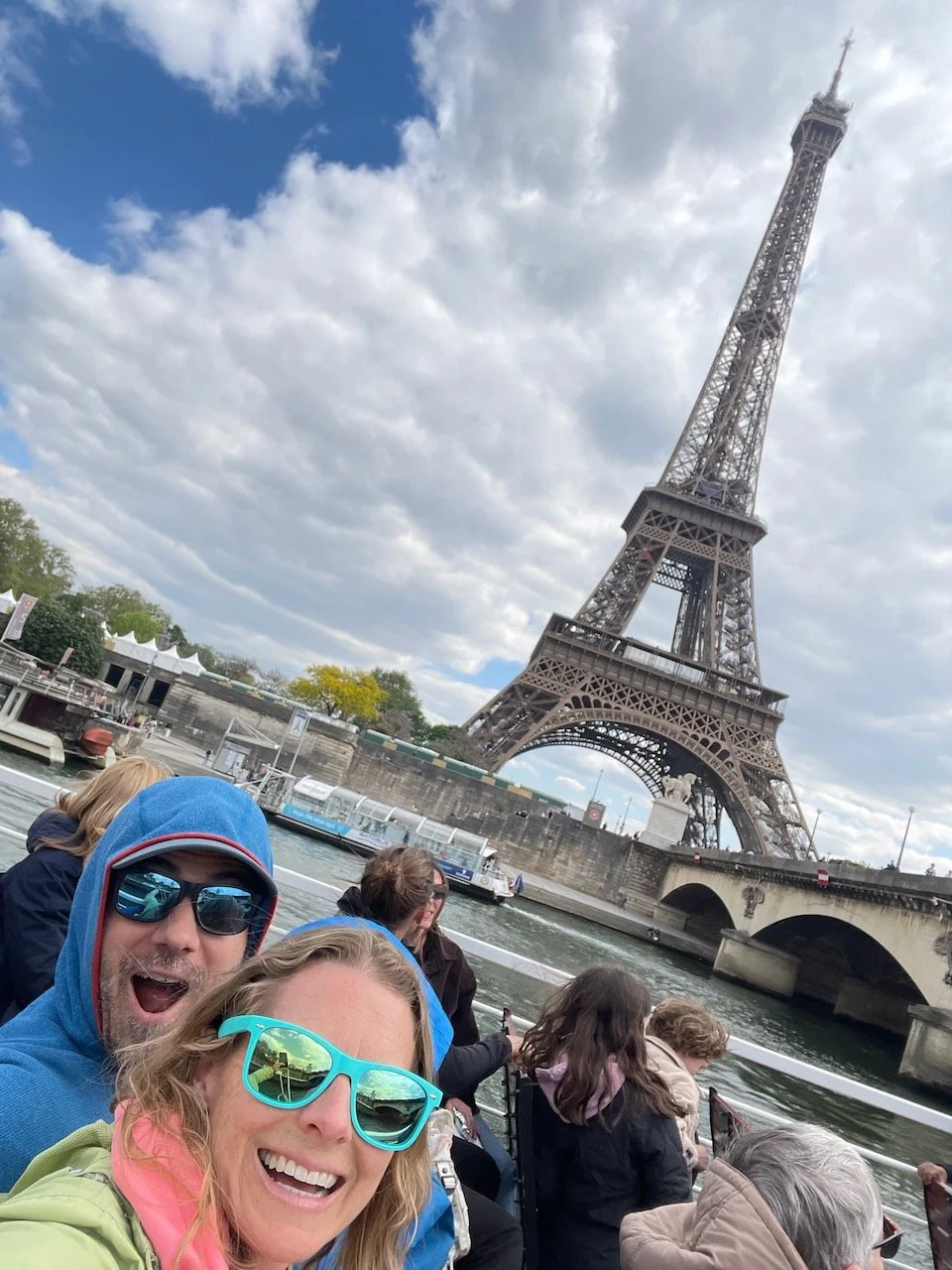 Paris : boat fun, bikes, city tour