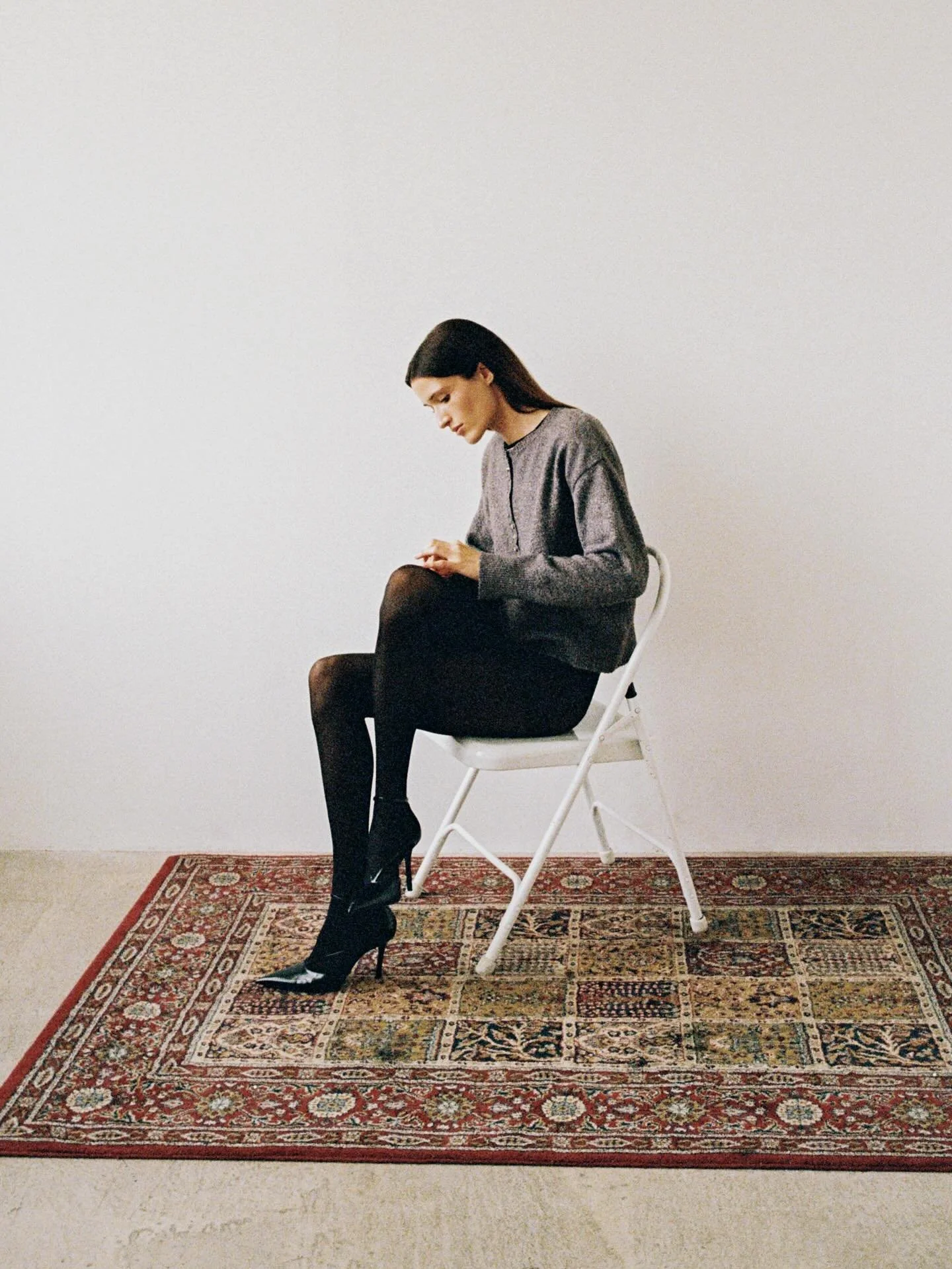 🪑 @kit.costello shot by @hanifah_mohammad