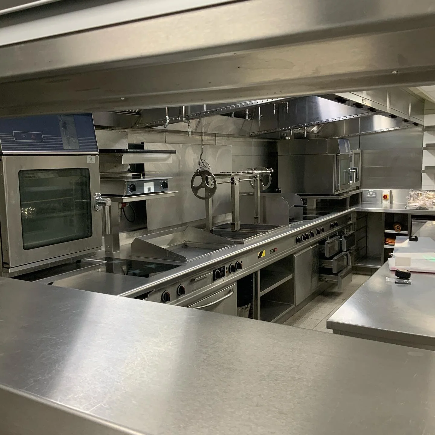 Kitchens manufactured and supplied by CCE#London ,
Total contract including Ventelation and freash air system ,
All project managed and coordinated 
Deliveries, service and Maintance aftercare including staff training ..