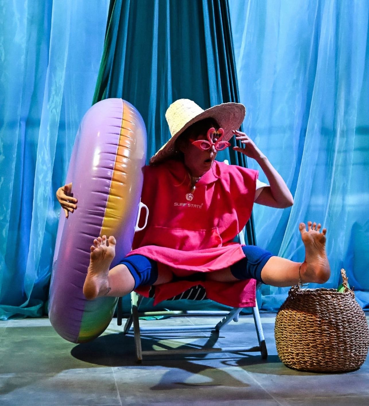 51 shows over 6 weeks - complete! 
Have had such a gorgeous summer in Cornwall with @offthewallaerial @cscapedance @jenloufletch performing as &lsquo;Daphne&rsquo; in Wipeout! at @nationalmaritimemuseumcornwall - thanks for such a fabulous time, it h