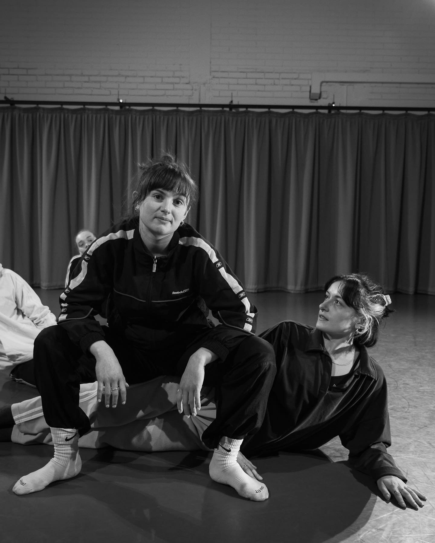 Reminiscing on the R&amp;D week for The Difference a Year Makes with this wonderful crew ! 
@phoebehigginsx @kjlmortimer @amyrobynlyster @hattiemusgrove_movement @georgiarosethompson 

#acesupported #lilasupported