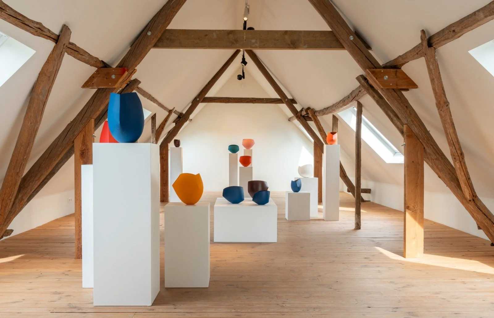 De Vasis et Coloribus, Ann Van Hoey
April 18 — May 17, 2026